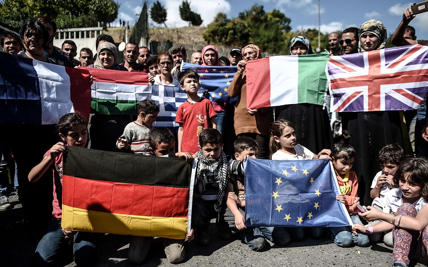 European ministers consider offshoring refugee reception centers
