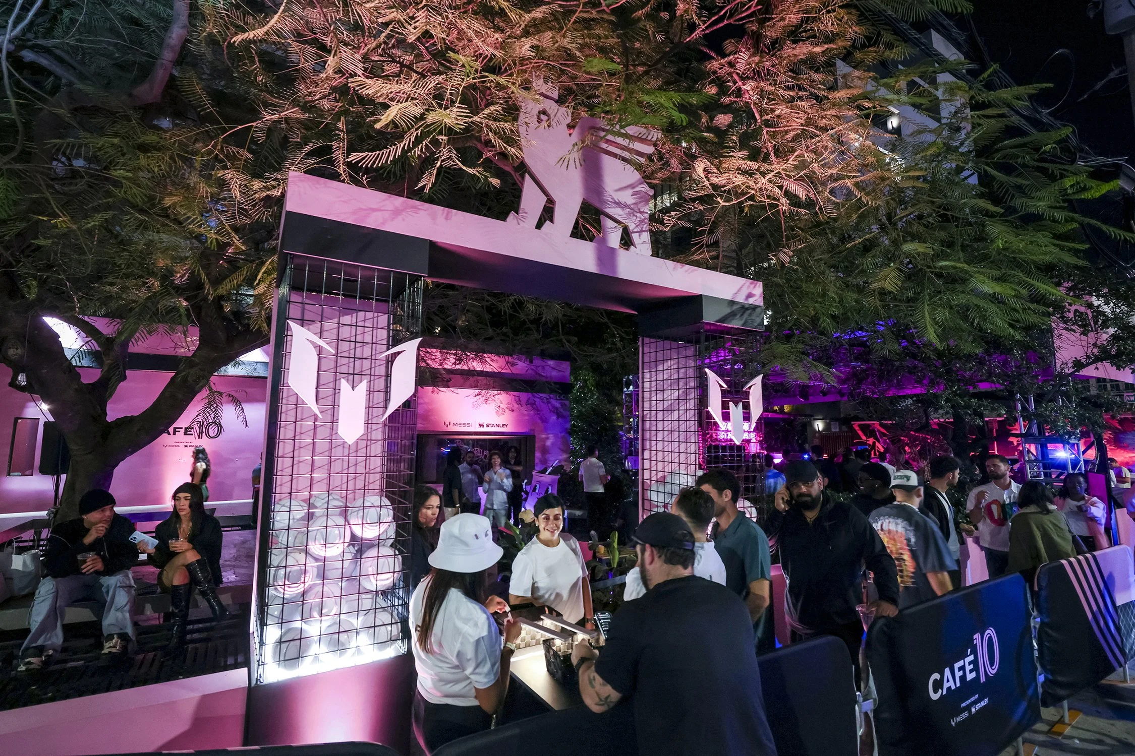 OHM-Wasserman-ArtBaselxStanleyDay3Evening-GeneralEngagement_38.jpg