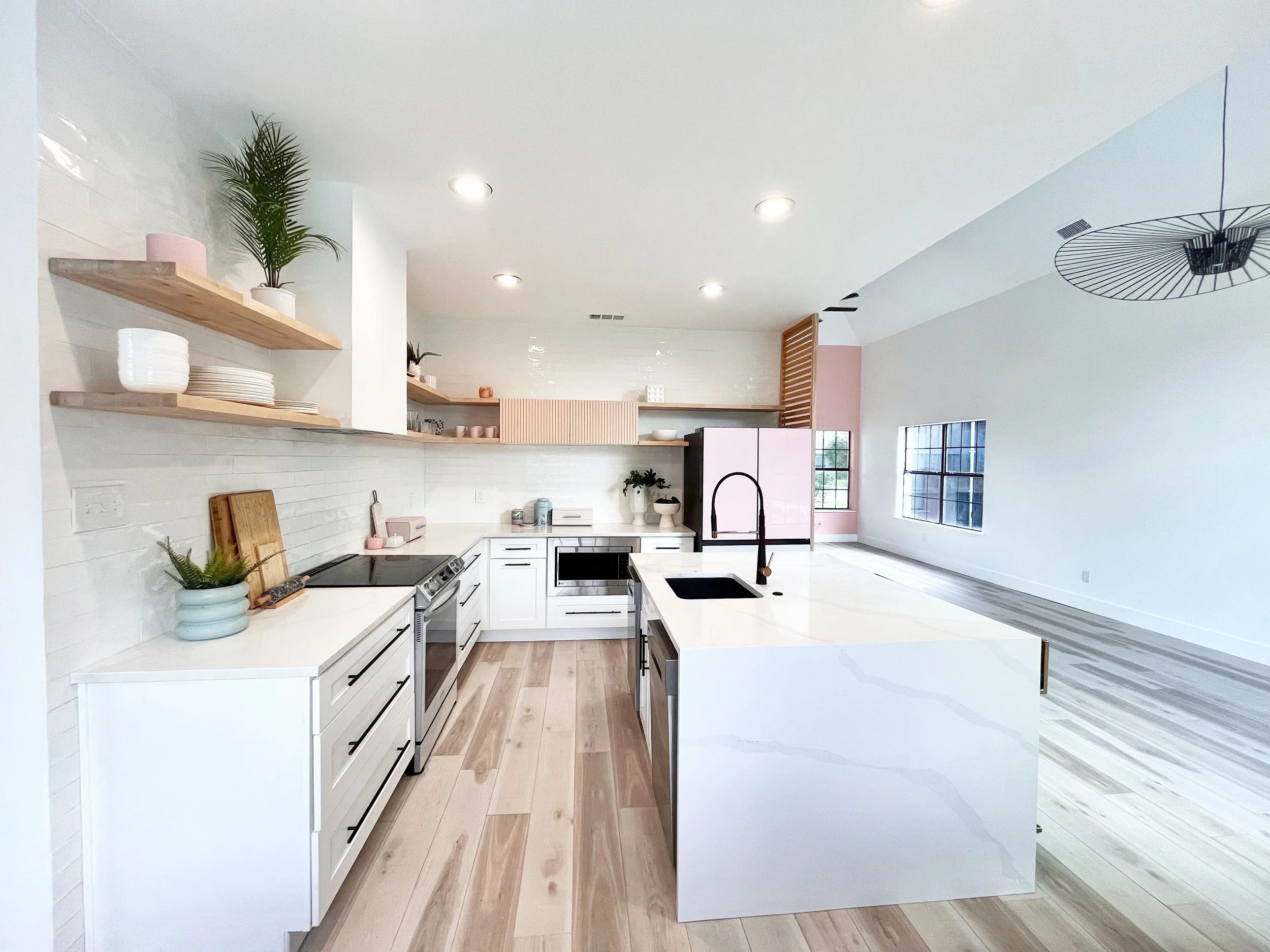 Kitchen1.jpg