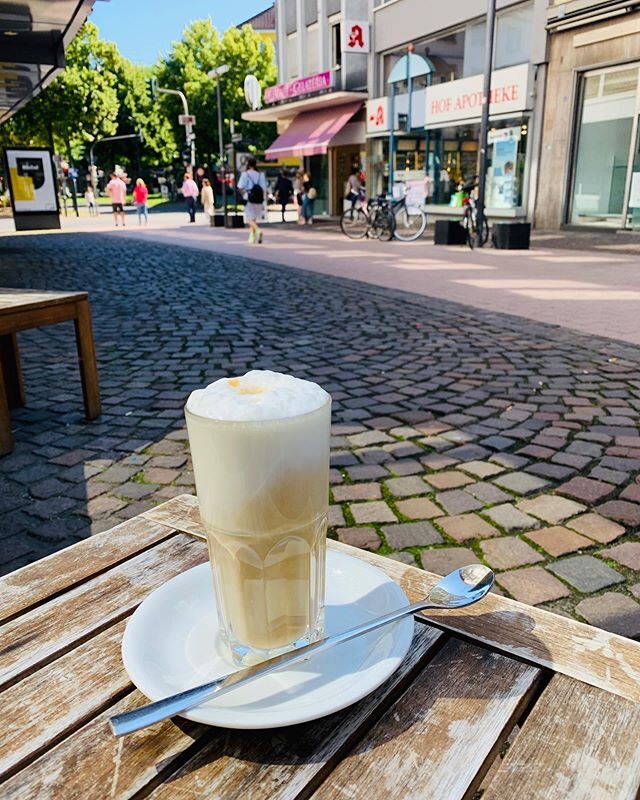 Iced Caramel Latte 🥰🥰🥰
#luluscoffeeco #aachen #specialtycoffee #icedlatte #icedcaramel #sommer
.
_______________________________________________________
.
#coffee #coffeeart #coffeetime #coffeebeans #coffeeholic #coffeeaddict #coffeelover #coffeep