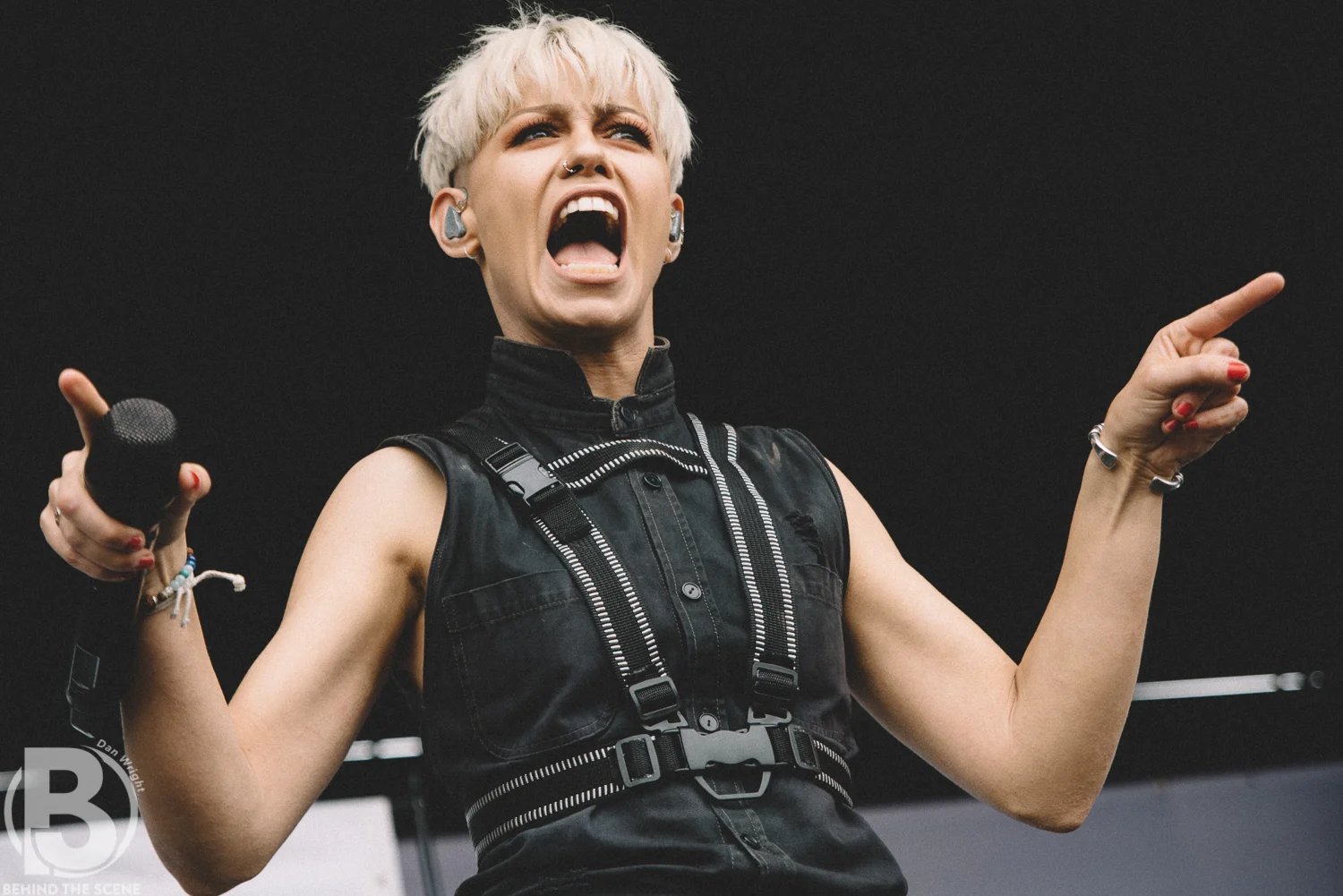 6 Amazing Women Rocking Out On Warped Tour