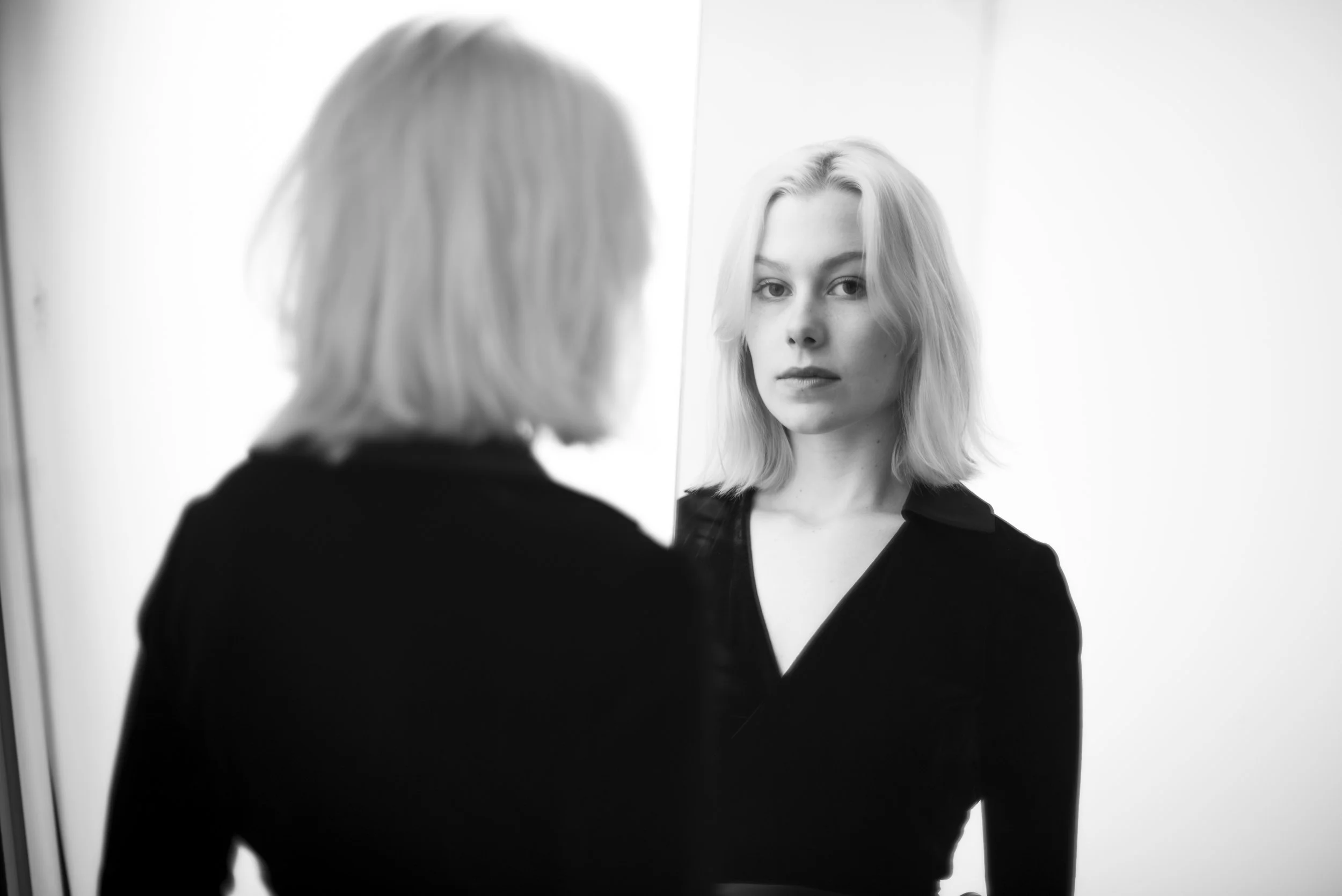 Phoebe Bridgers releases single "Motion Sickness", Announces Debut LP