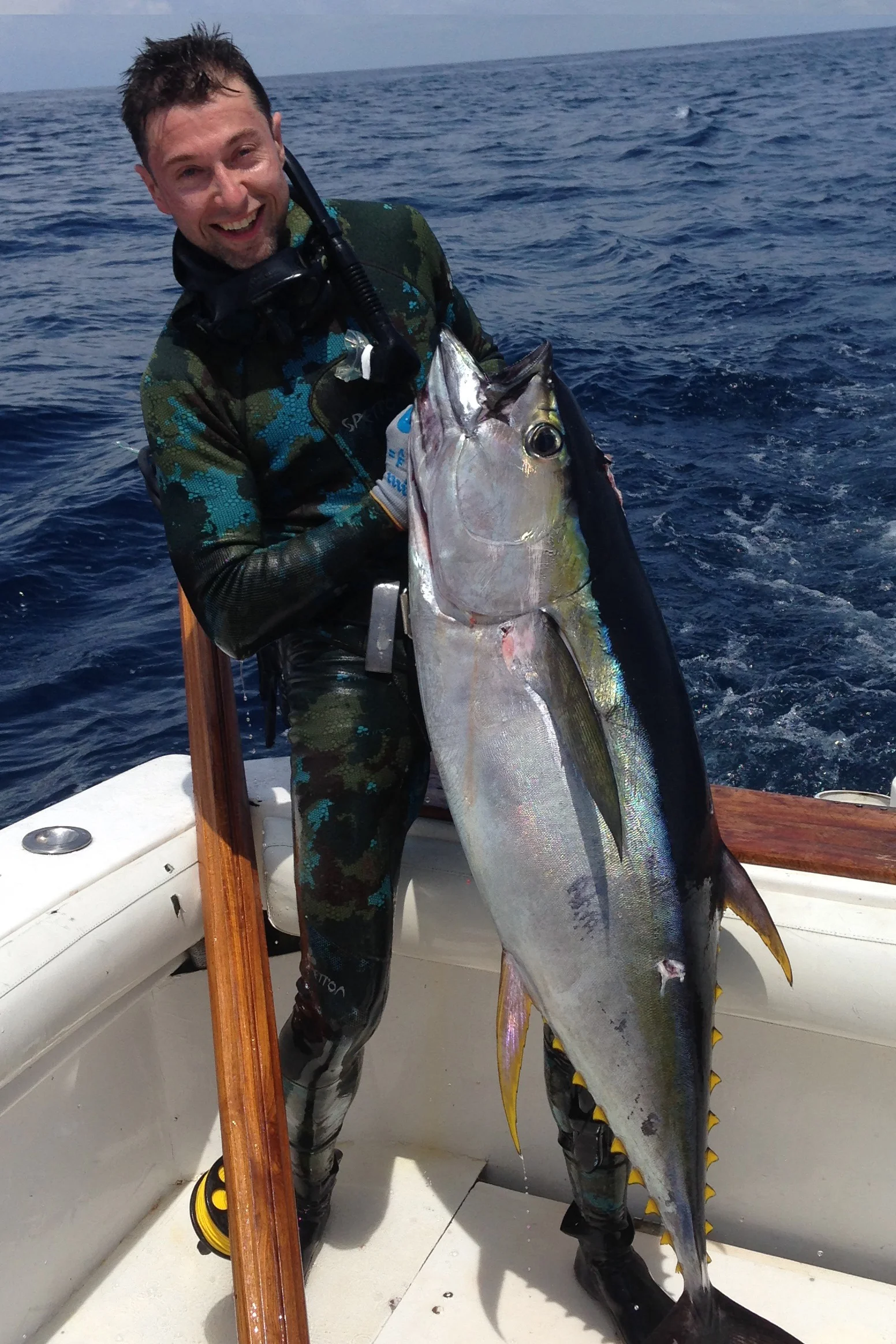 Panama%20in%20boat%20pic%20tuna1%20larger%20zoomed.jpg