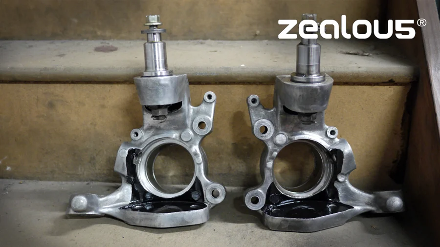 The restoration work on Will's car continues. Front hub carriers cleaned up, and repainted in the parts Nissan paint with Epoxy 2 part paint to stop water sitting against the alloy. These have also been coated in a clear protective coating so their finish should last now against the elements!
