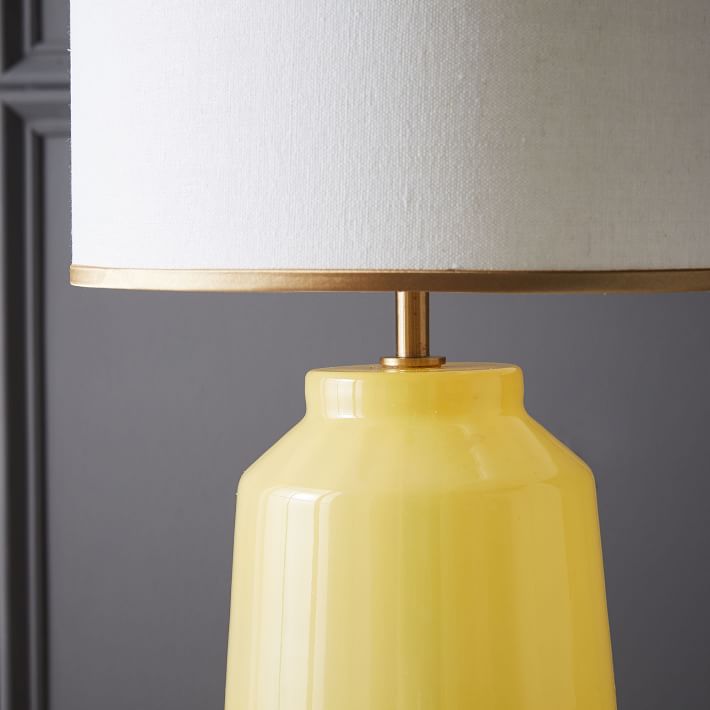 RR 2 faceted-glass-table-lamp-small-yellow-gold-1-o.jpg