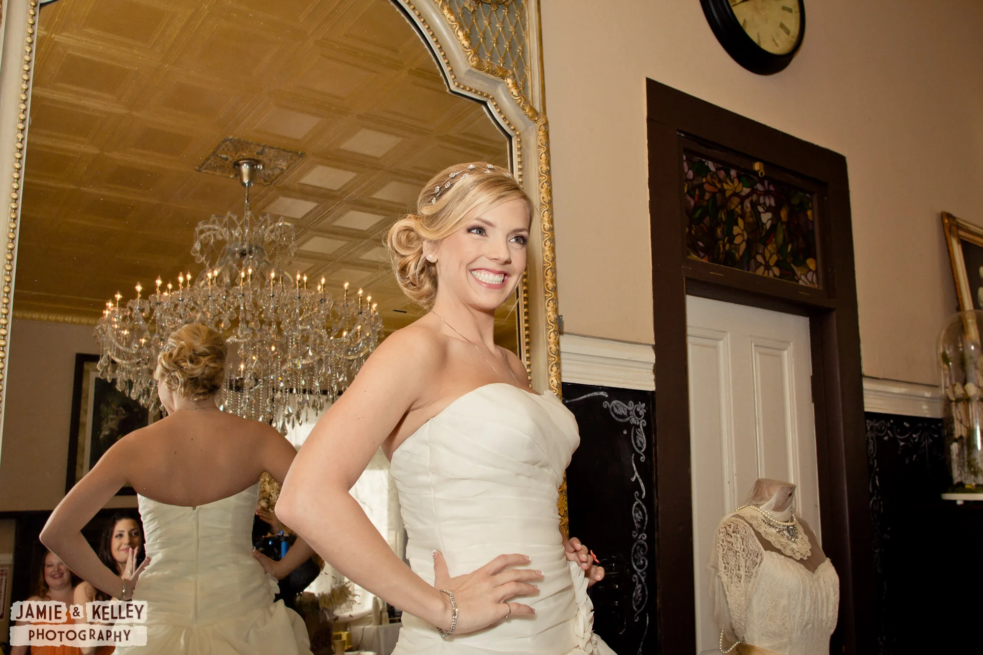 JK_0188_MikeAndSusan_W1002_web2klogo_p.jpg