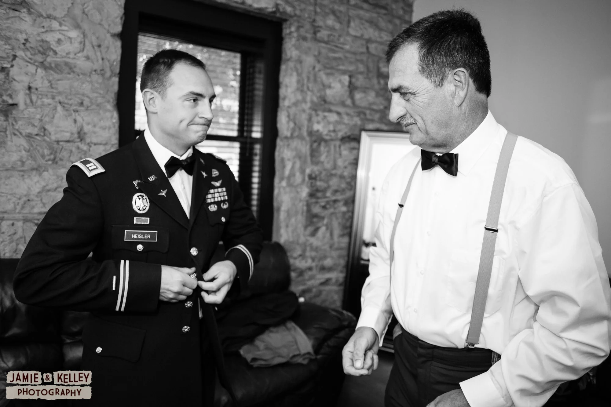 07_LindsayAndJohn_WeddingTeasers.jpg