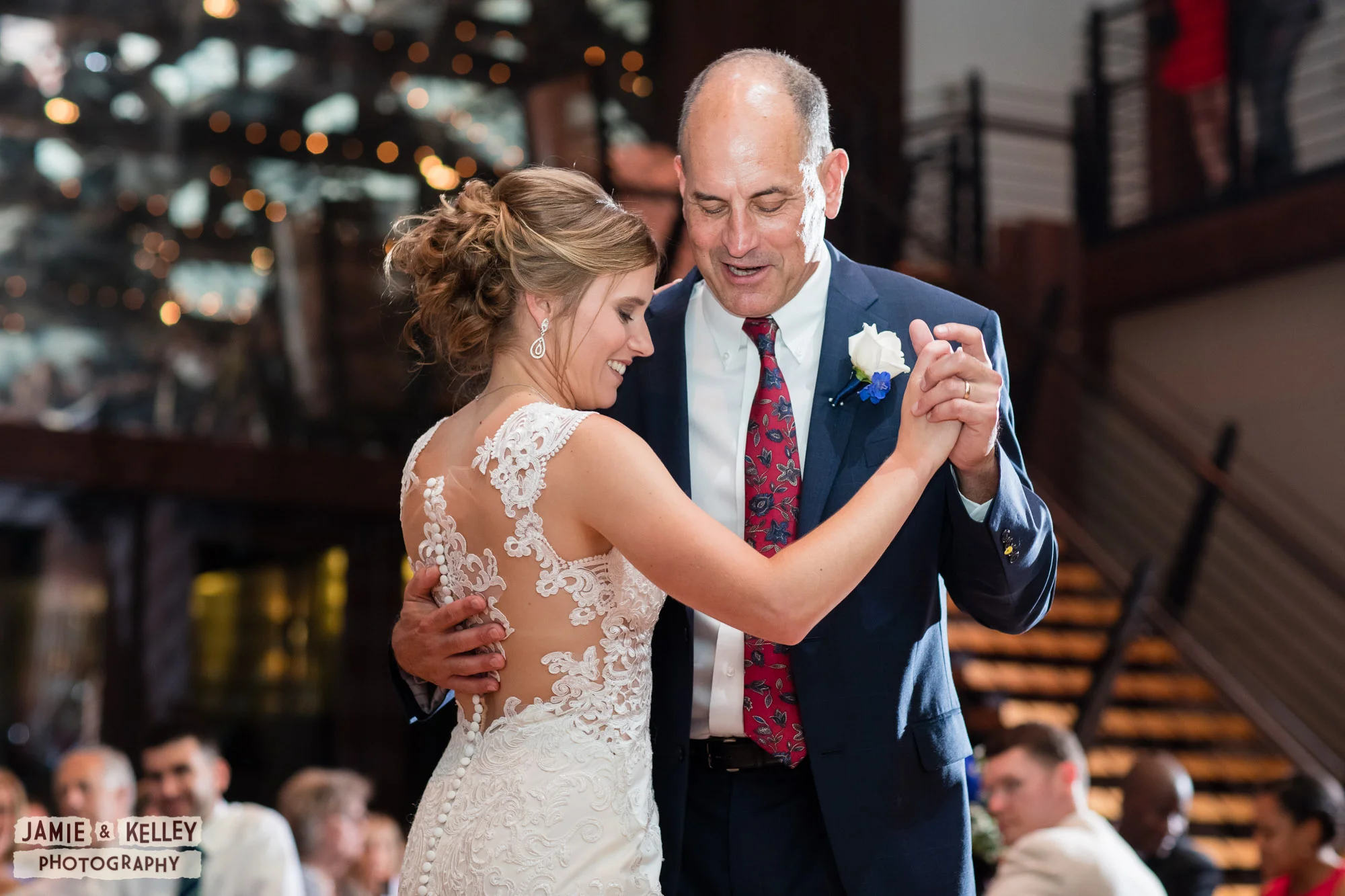 26_LindsayAndJohn_WeddingTeasers.jpg