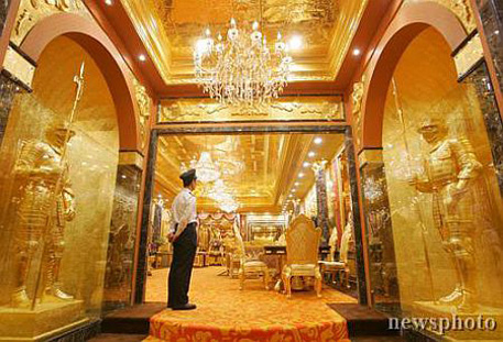 The Saudi Royal Palace: The Donald should fit right in here.
