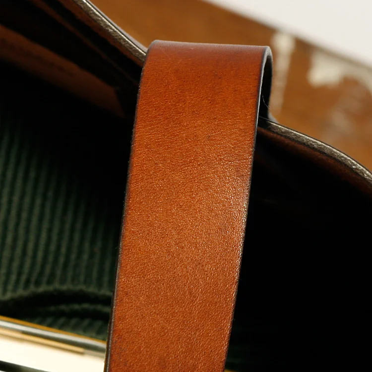 paterson_salisbury_medium_tote_bag_leather_detail_5_jm.jpg