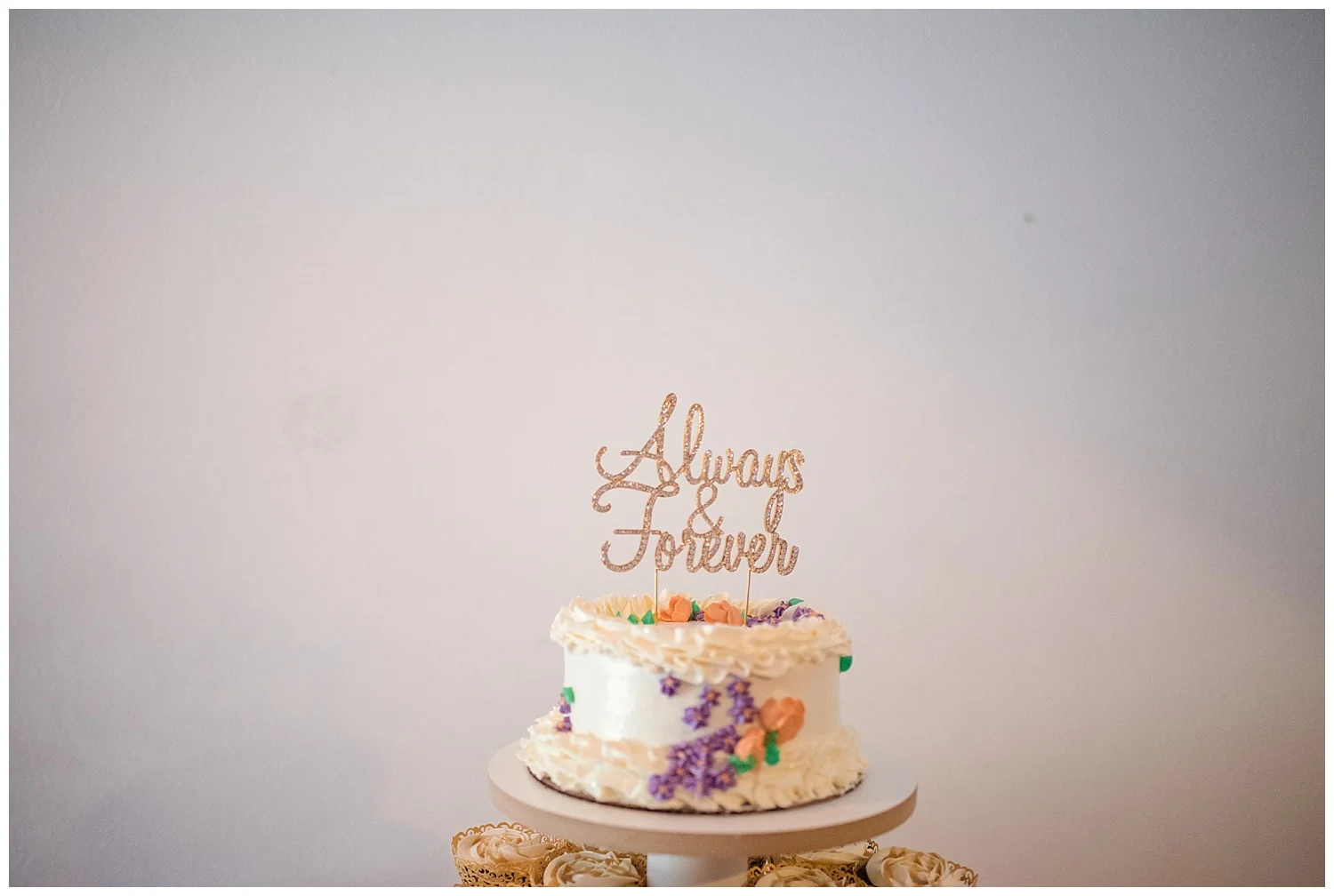 wedding cake, wedding cake topper, wisconsin wedding, badger farms wedding, summer wedding, wisconsin wedding photographer