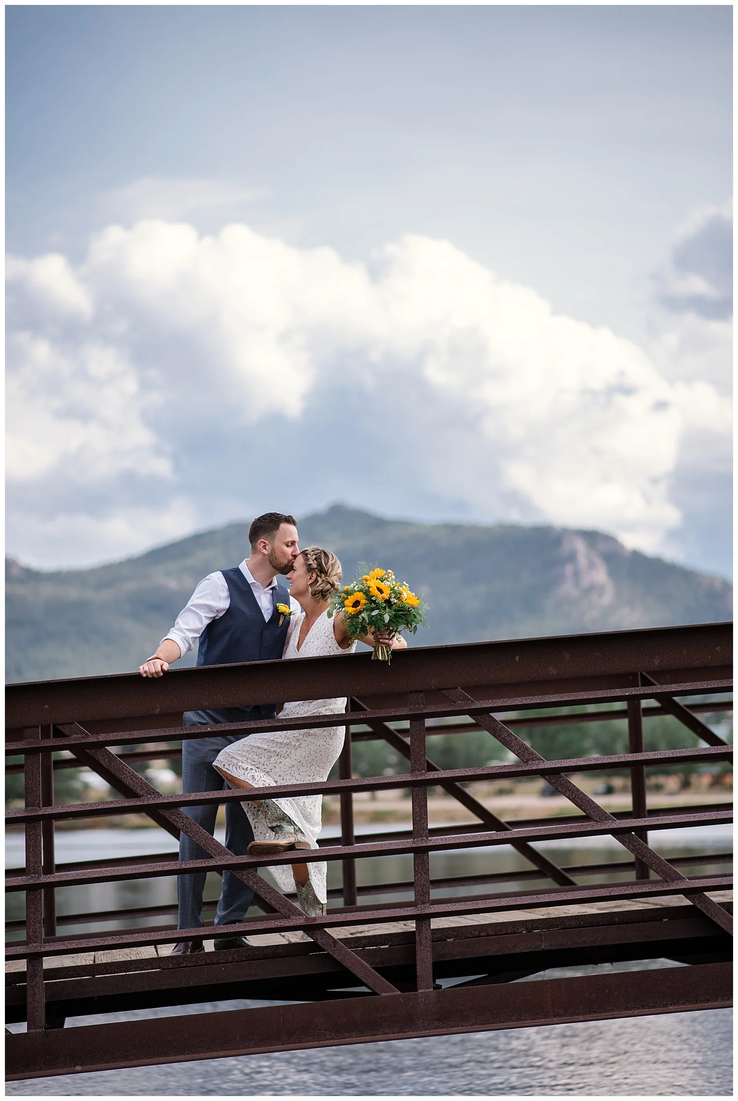 bridal party portraits at estes park resort, rocky mountain elopement photographer, rocky mountain wedding photographer, colorado wedding photographer, Estes Park wedding photographer