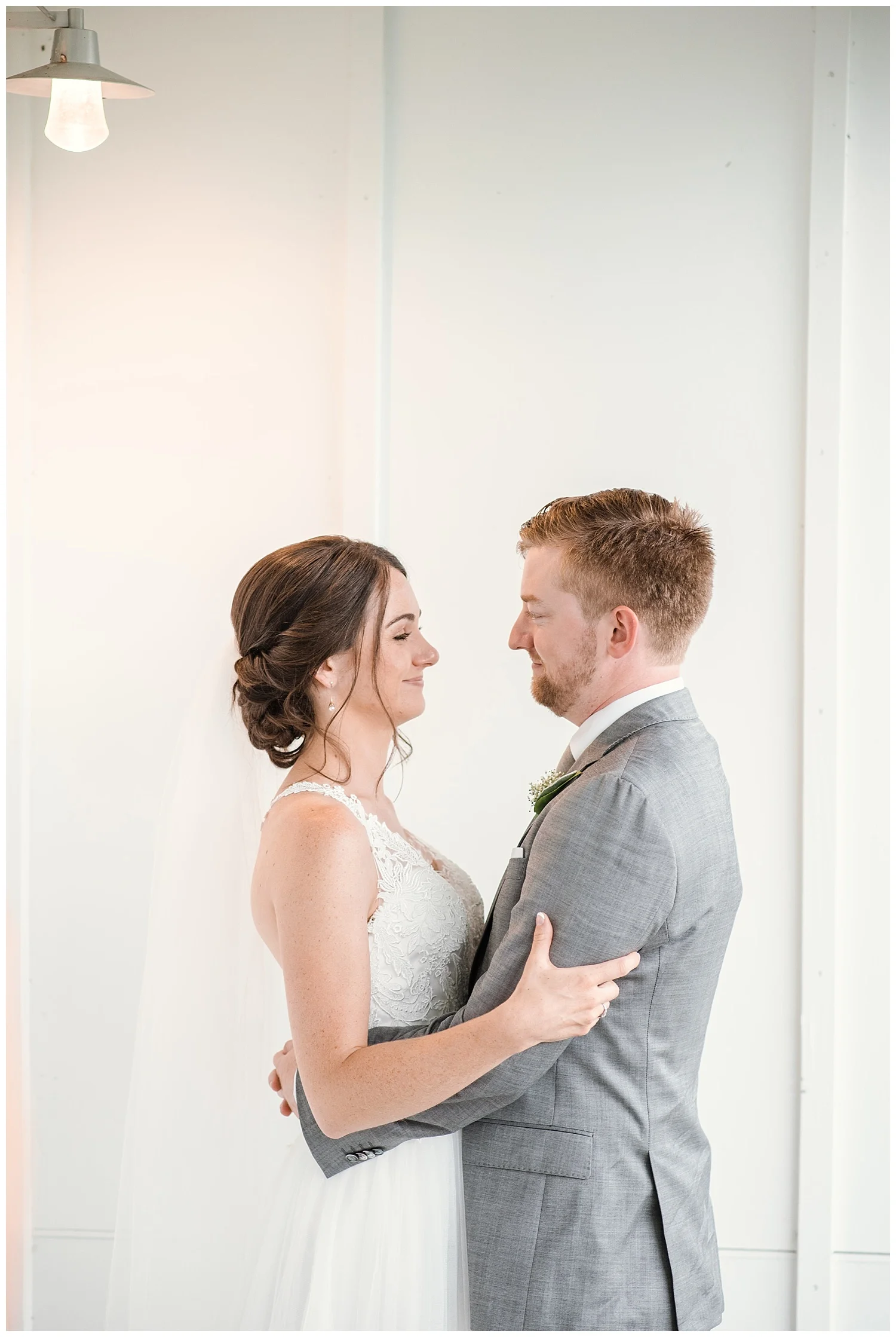 bride and groom portraits at the barn at raccoon creek, colorado wedding photographer, denver wedding photographer, colorado elopement photographer, rocky mountain wedding photographer