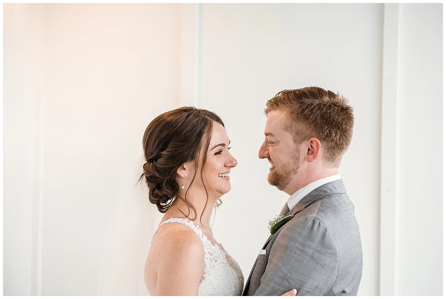bride and groom portraits at the barn at raccoon creek, colorado wedding photographer, denver wedding photographer, colorado elopement photographer, rocky mountain wedding photographer