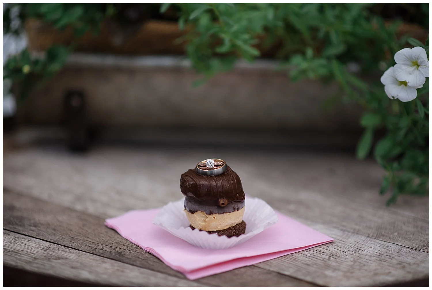 wedding reception details at the barn at raccoon creek, colorado wedding photographer, denver wedding photographer, colorado elopement photographer, rocky mountain wedding photographer