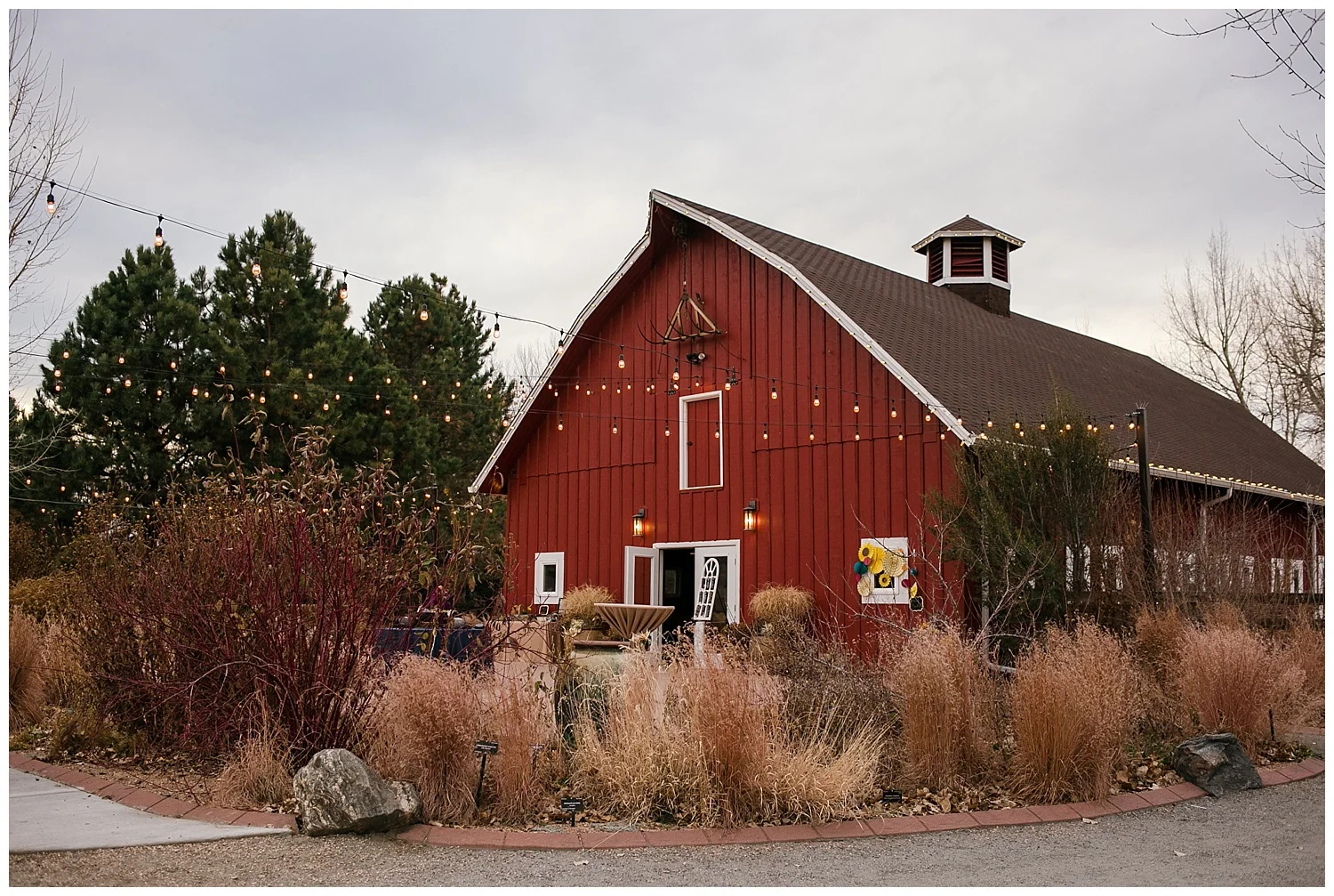 Barn wedding in colorado, colorado wedding photographer, denver wedding photographer, star wars wedding, dr who wedding, lord of the rings wedding, harry potter wedding, Downtown Denver Wedding Photographer, Small Colorado Wedding Photographer, Rocky Mountain Wedding Photographer