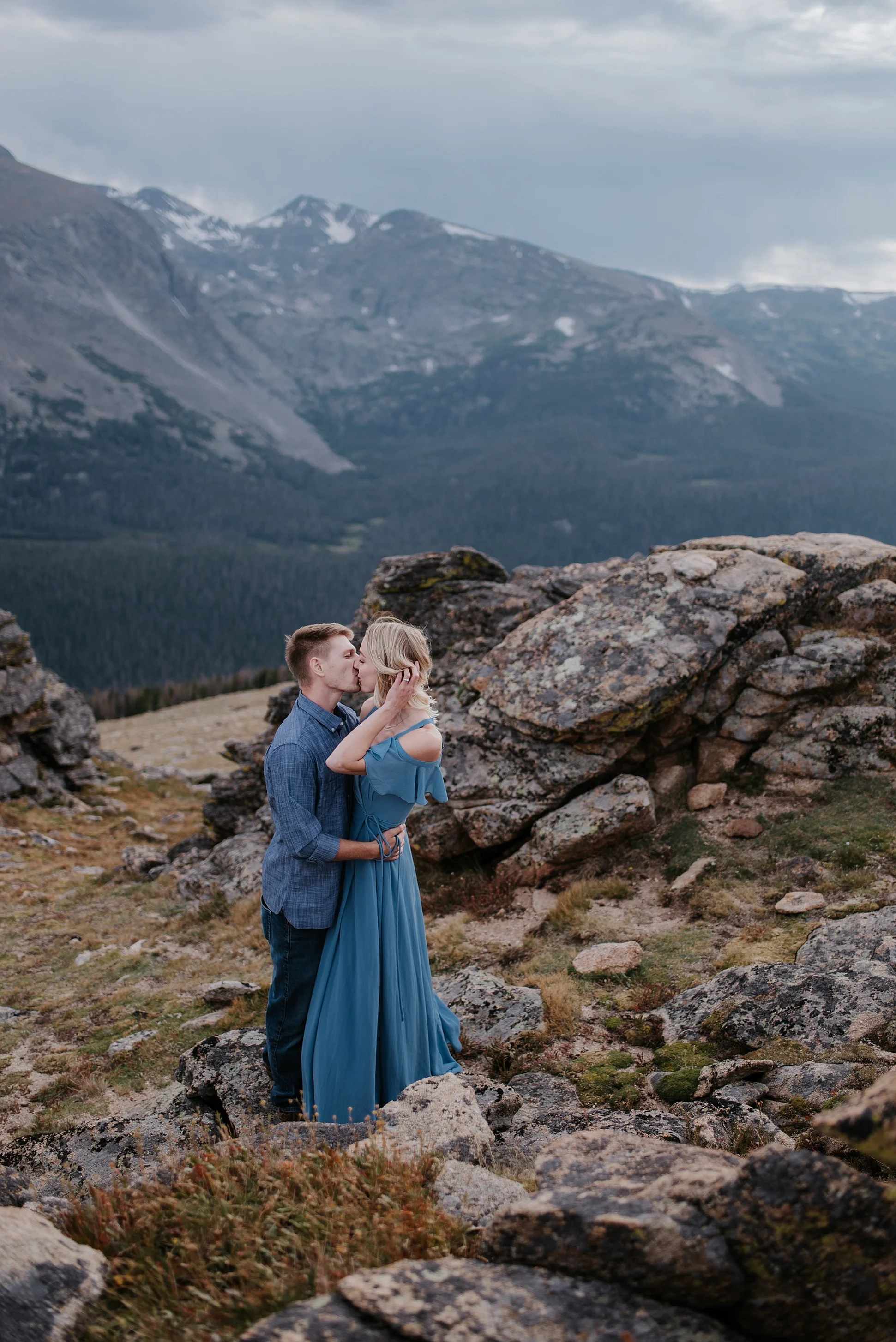 engagement photos rocky mountain national park, rmnp engagement, rocky mountain national park photographer, denver wedding photographer, colorado wedding photographer, denver wedding videographer and photographer, engagement outfit ideas, colorado elopement photographer