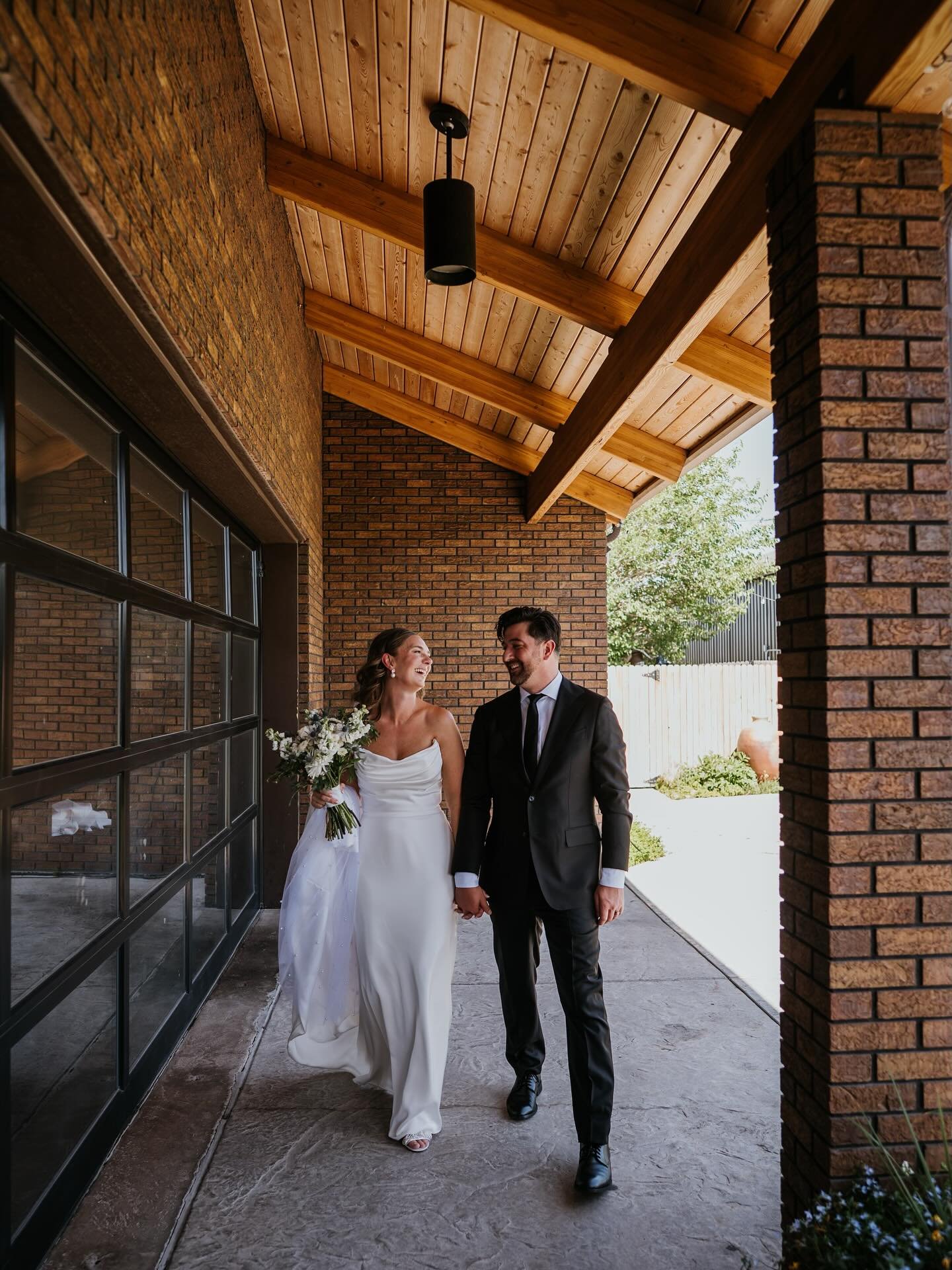 Renee + Padraic | Colorado Wedding Sneak Peek 

Photographer: @mollymargaretphotos 
2nd Photographer: @coreyelizabethphotography 
Venue: @balistrerievents 

#DenverWeddingPhotographer #ColoradoWeddingPhotographer #DenverWeddings #ColoradoWeddings #Ro