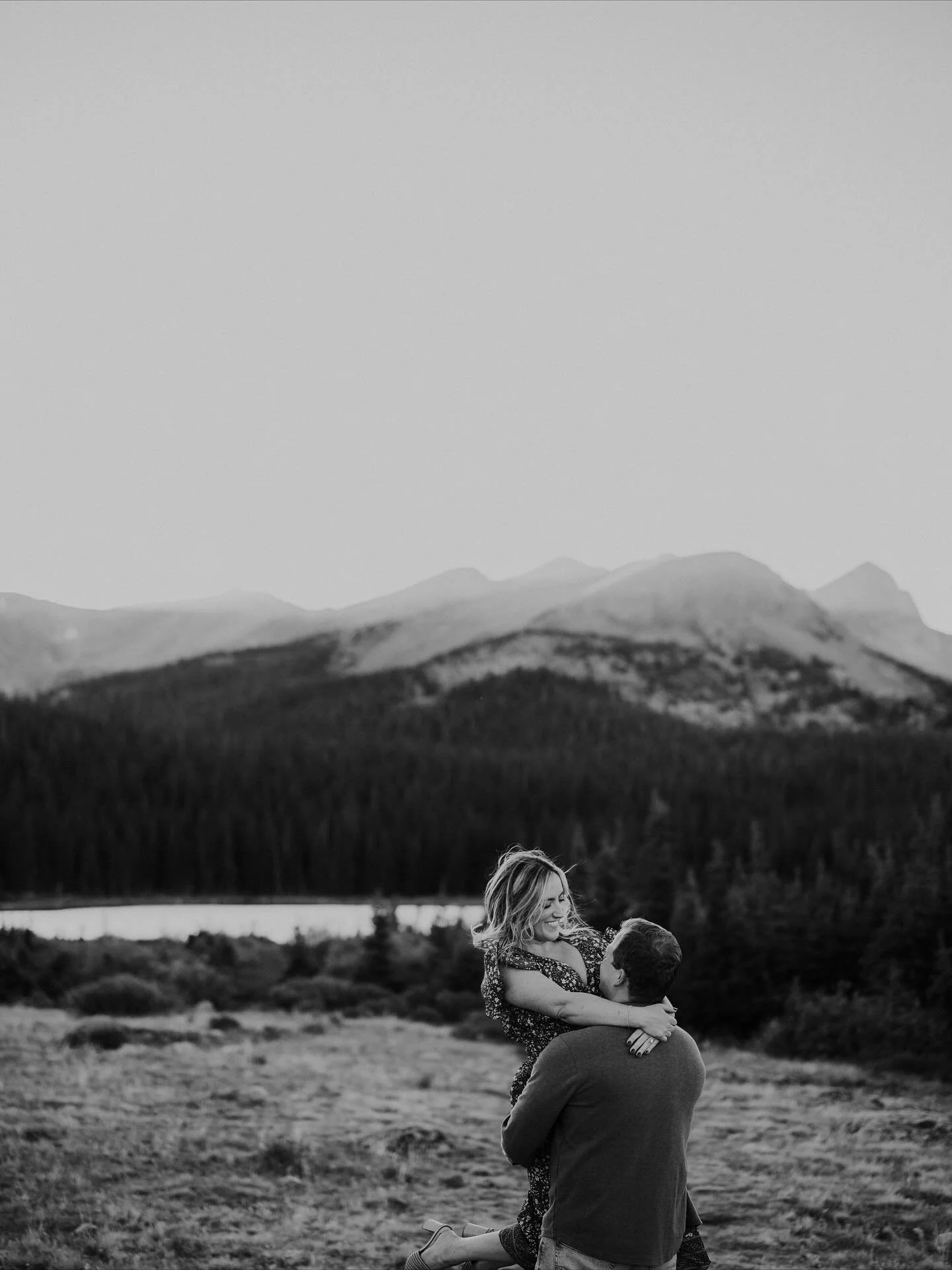 Today is Olivia and Williams wedding day!! 💒 

#weddingday #wedding #coloradoweddingflorals #weddings #coloradoweddingphotographer #coloradoweddingdress #engagement #engaged #coloradoengagementphotographer #mollymargaretphotography