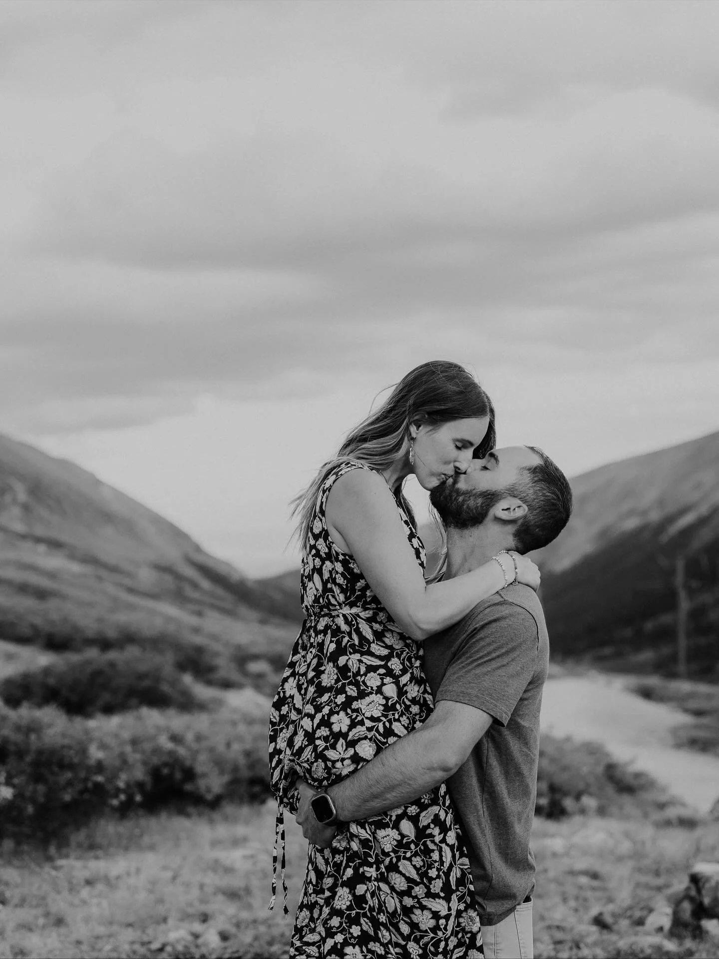 Weekends in the mountains ✨&hearts;️

#ColoradoEngagementPhotographer #EngagedInColorado #ColoradoCouples #EngagementSession #FilmEngagementPhotography #DigitalPhotography #HybridPhotographer #MountainEngagement #ColoradoLoveStory #FilmIsNotDead #Eng