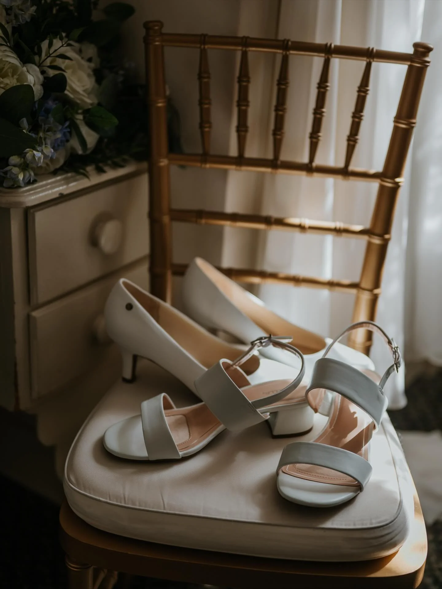 Sierra &amp; Abby | Willow Ridge Manor 

Feeling nostalgic ✨ I got to return to my own wedding venue to second shoot for the phenomenal @courtneyjewellphotos 📷 

#weddinglook #wedding #coloradowedding #coloradoweddingphotographer #coloradoweddings #