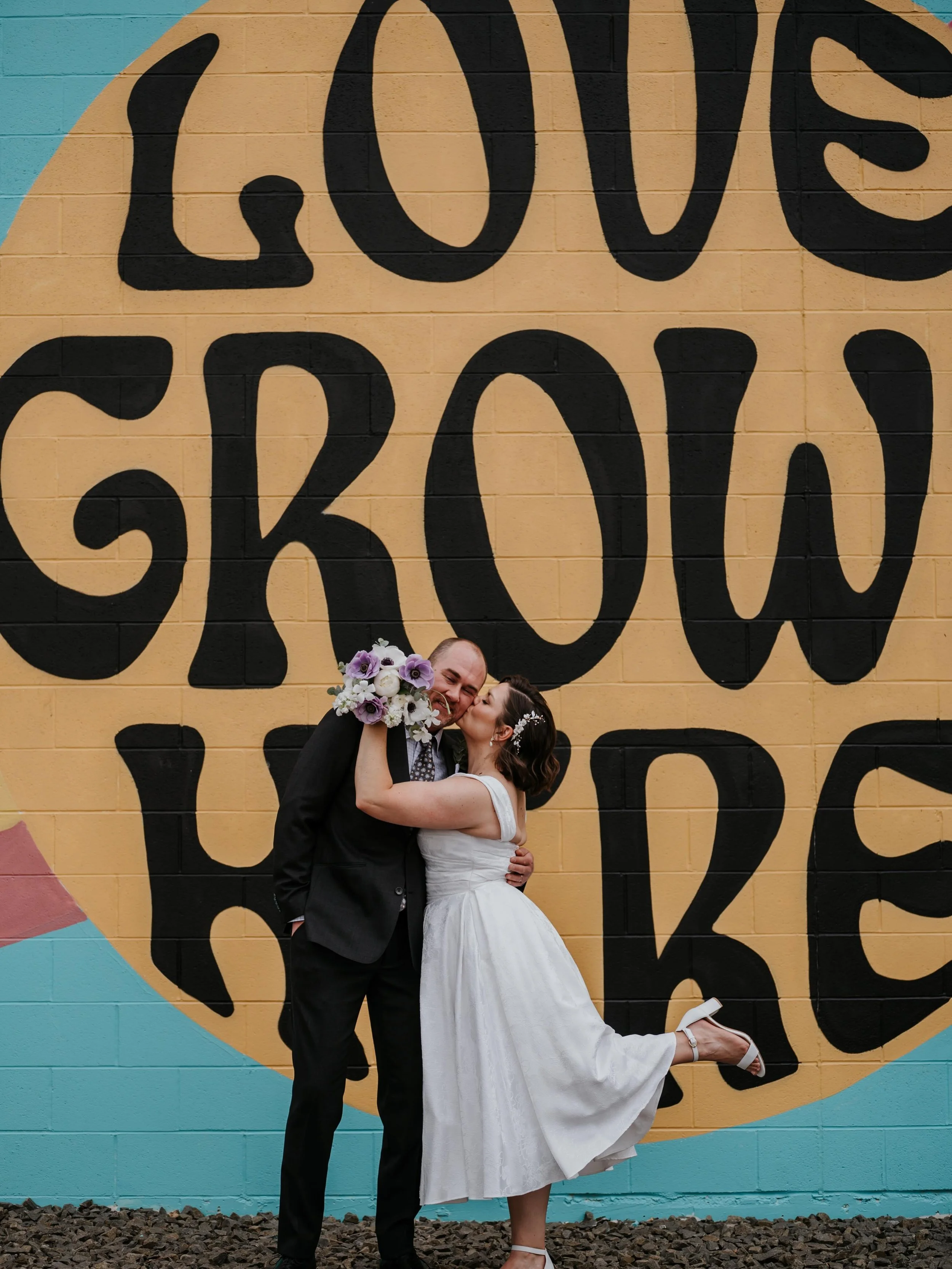 Sarah + Ryan | Mountain Crust Wedding Sneak Peek 

Vendors:
Photography - Me! @mollymargaretphotos 
2nd Photographer - @courtneyjewellphotos 
Venue + Catering - @mountaincrusteventvenue 
Florist - @rowdypoppy / @artemisflowerfarm 
Gown - @thealtarbri