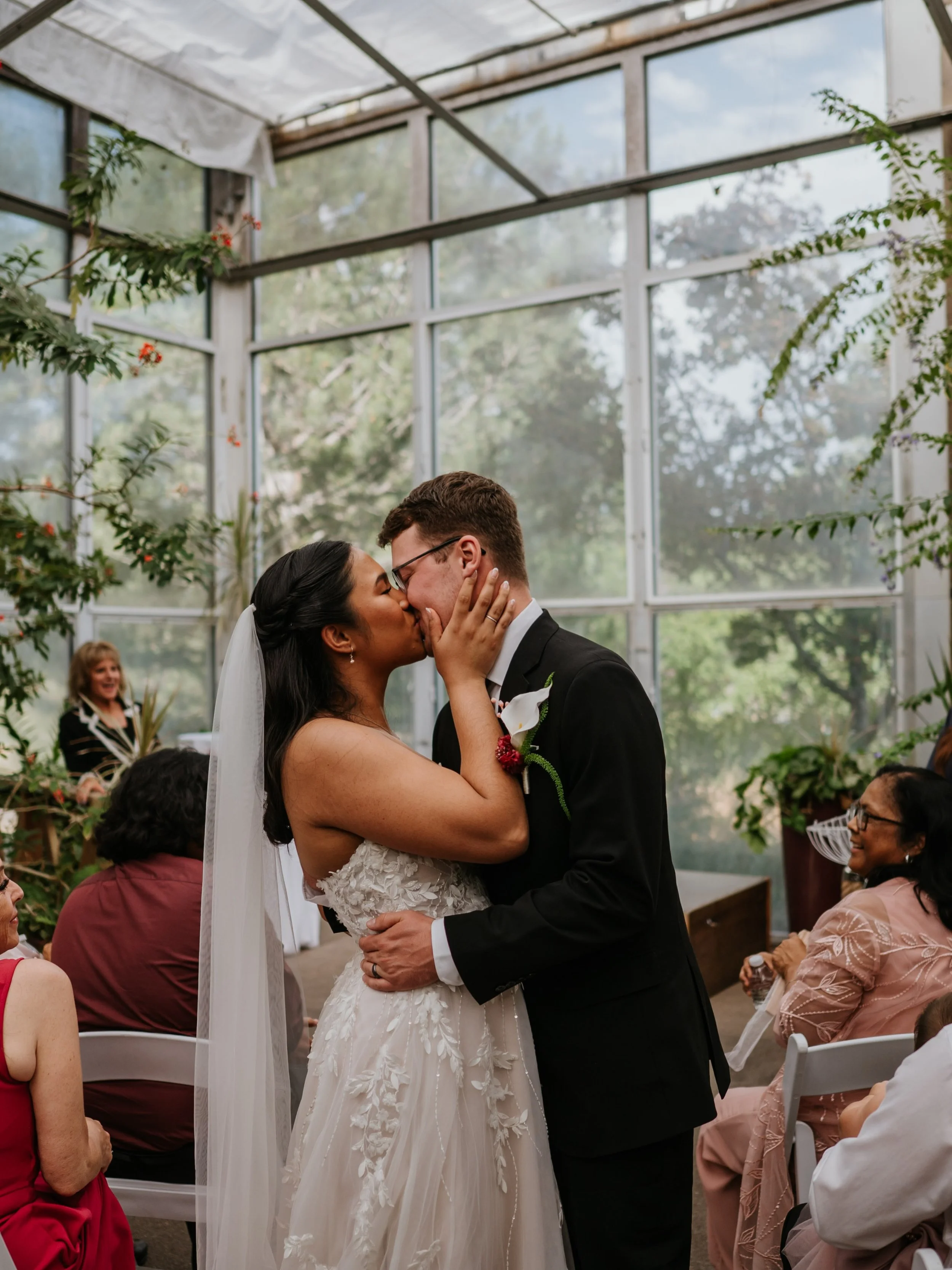 Ashlee + Isaac | Butterfly Pavilion Wedding Sneak Peek 

The in between moments of laughter and gentle closeness of these two was truly breathtaking. 🦋 Congratulations Ashlee and Isaac!! 

Vendors:
Photography - Me! @mollymargaretphotos 
Venue - @bu