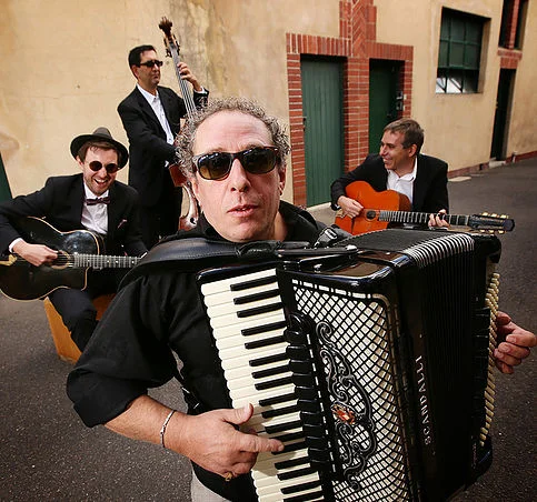 Ellas Music club