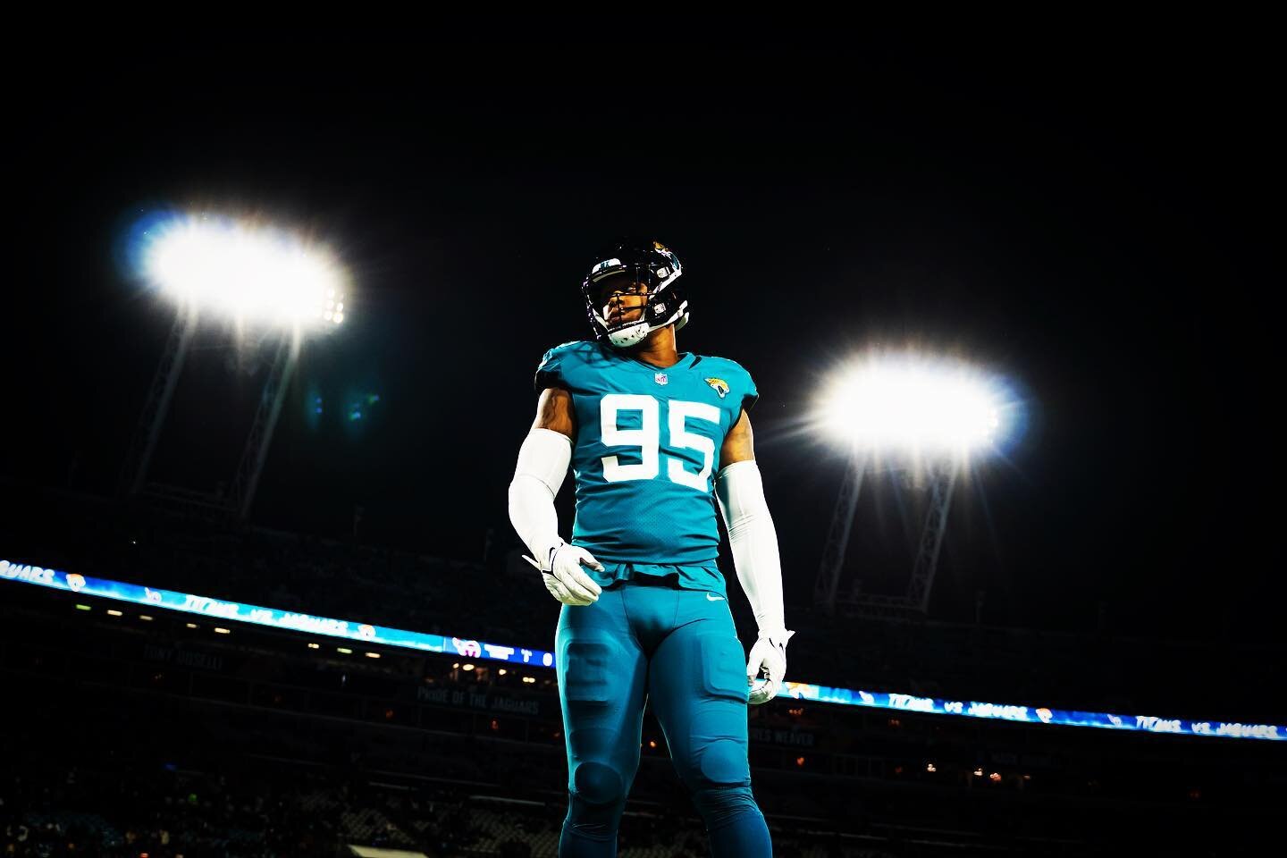 UNDER THE LIGHTS // Let&rsquo;s run it back at the Bank this Saturday night! #DUUUVAL

📸 for @jacksonvillemag 

#ItwasalwaystheJags #IWATJ #Jaguars #Dewey #Jags #gameday #TheWayfarersDream #jacksonvillemagazine #jaxmag #NFL #NFLfocus #SonyAlpha