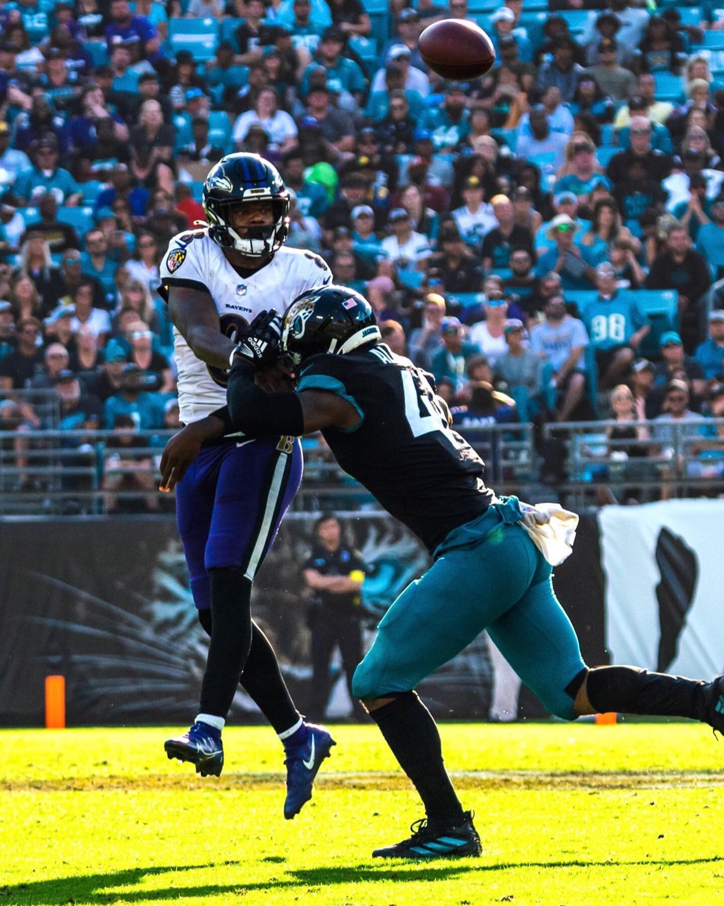 Week 11 // Jags W over the Ravens

#Victory #Jaguars
#TrevorLawrence #TLaw #Jags #gameday #TheWayfarersDream #jacksonvillemagazine #jaxmag #NFL #NFLfocus #SonyAlpha #LamarJackson #ravens #flock #baltimore