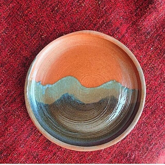&quot;Red Centre&quot; $80 
#melbourneceramics #melbournepottery #melbournepotters #handthrownpottery #handmadepottery #lucslikeit