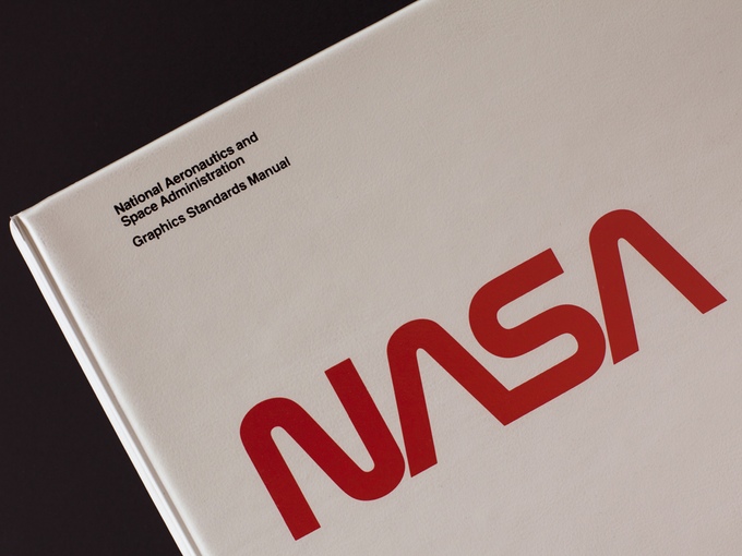 圖片出處:https://www.kickstarter.com/projects/thestandardsmanual/reissue-of-the-1975-nasa-graphics-standards-manual/description