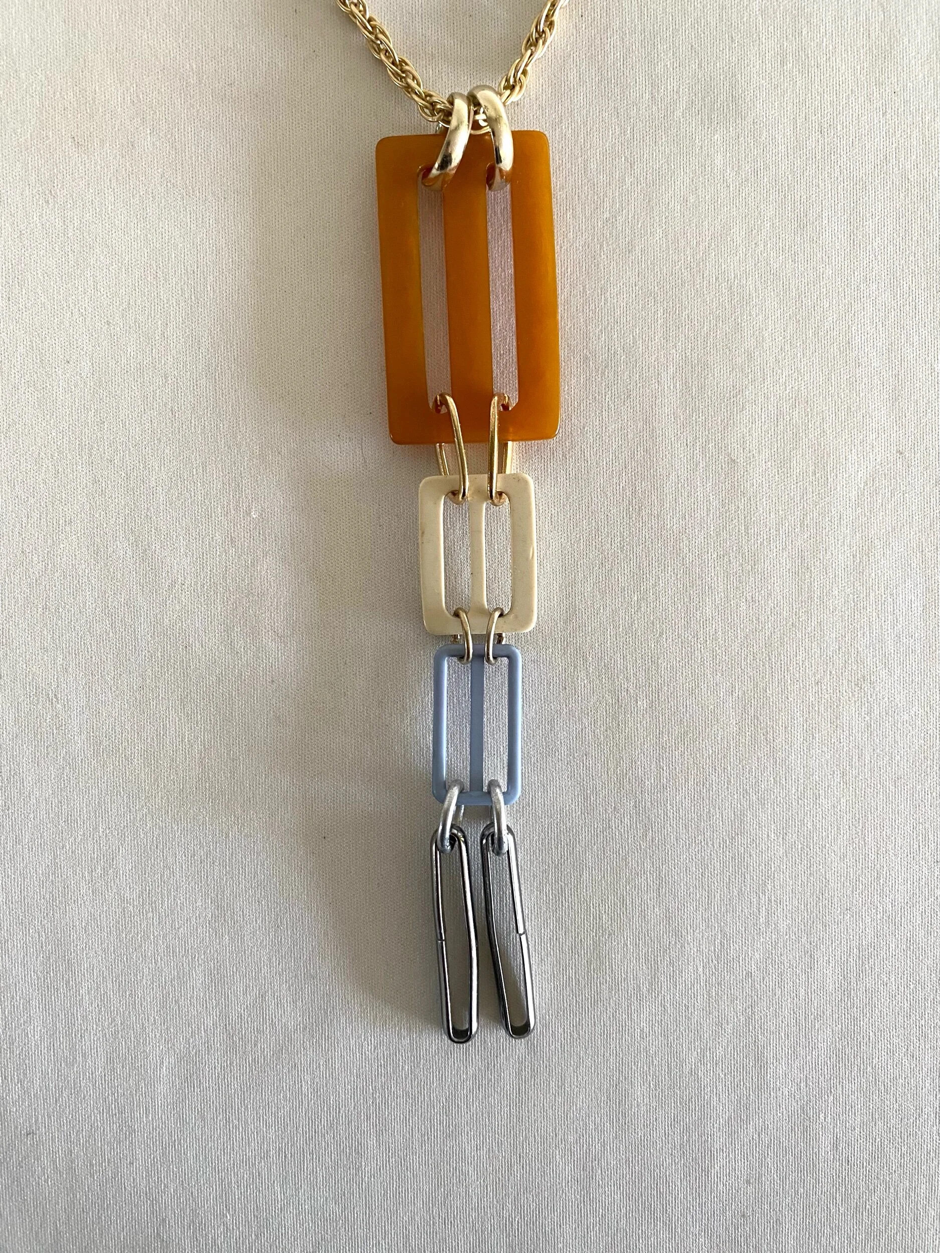 6782220F-1A66-4BF1-BBA3-CF41CFE7B530