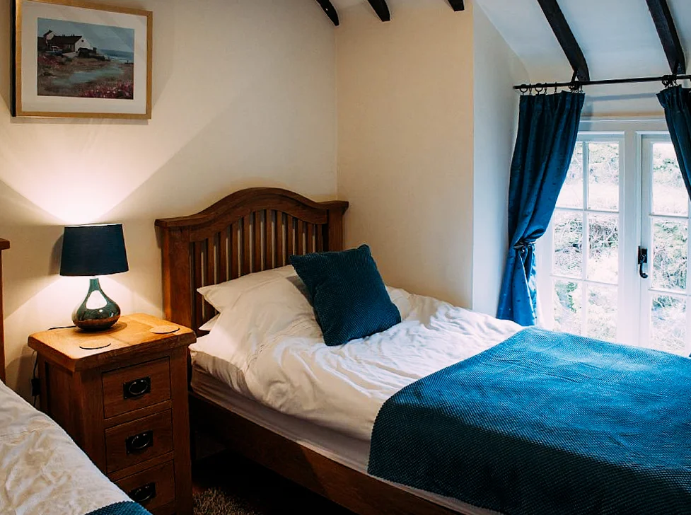 twinbedroom-4.jpg