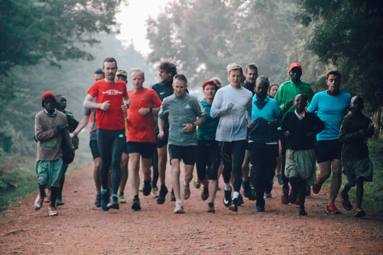 Kenya-experience-group-running.jpg