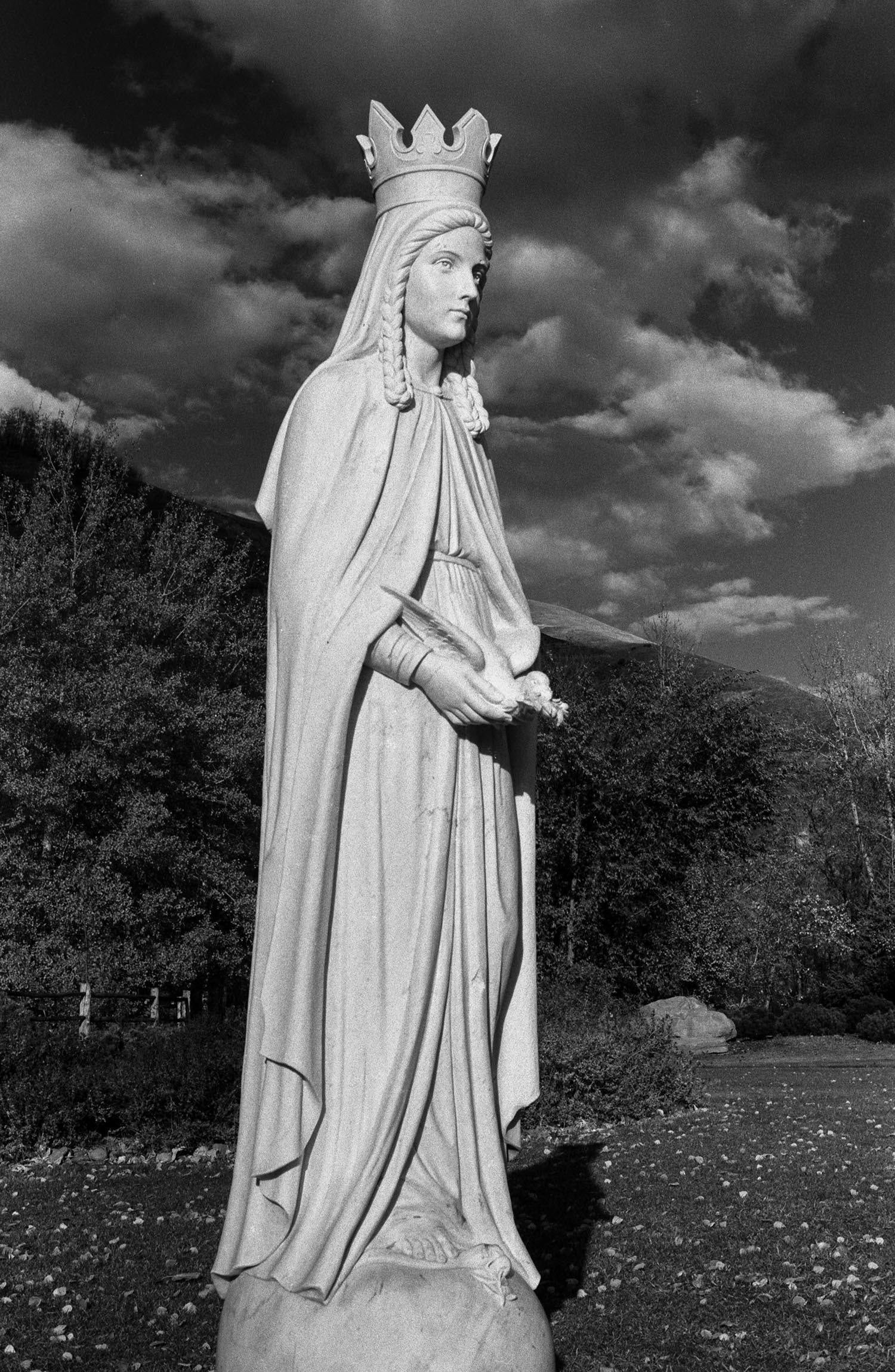 statue_r.jpg