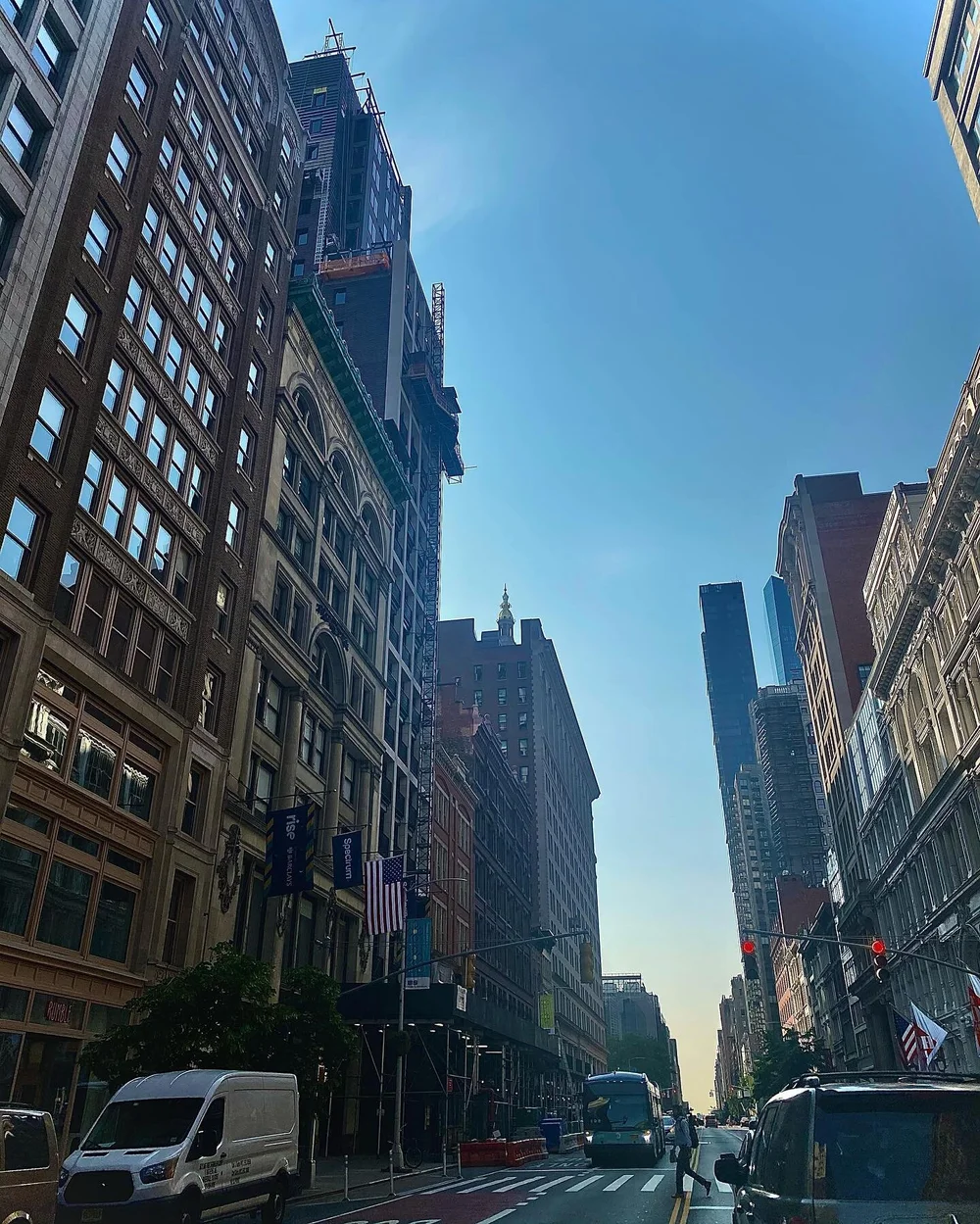 And just like that &mdash; twenty four hours in the concrete jungle pt. 1

the food blazin, my friends top tier. 
I missed this city so much!🖤✨