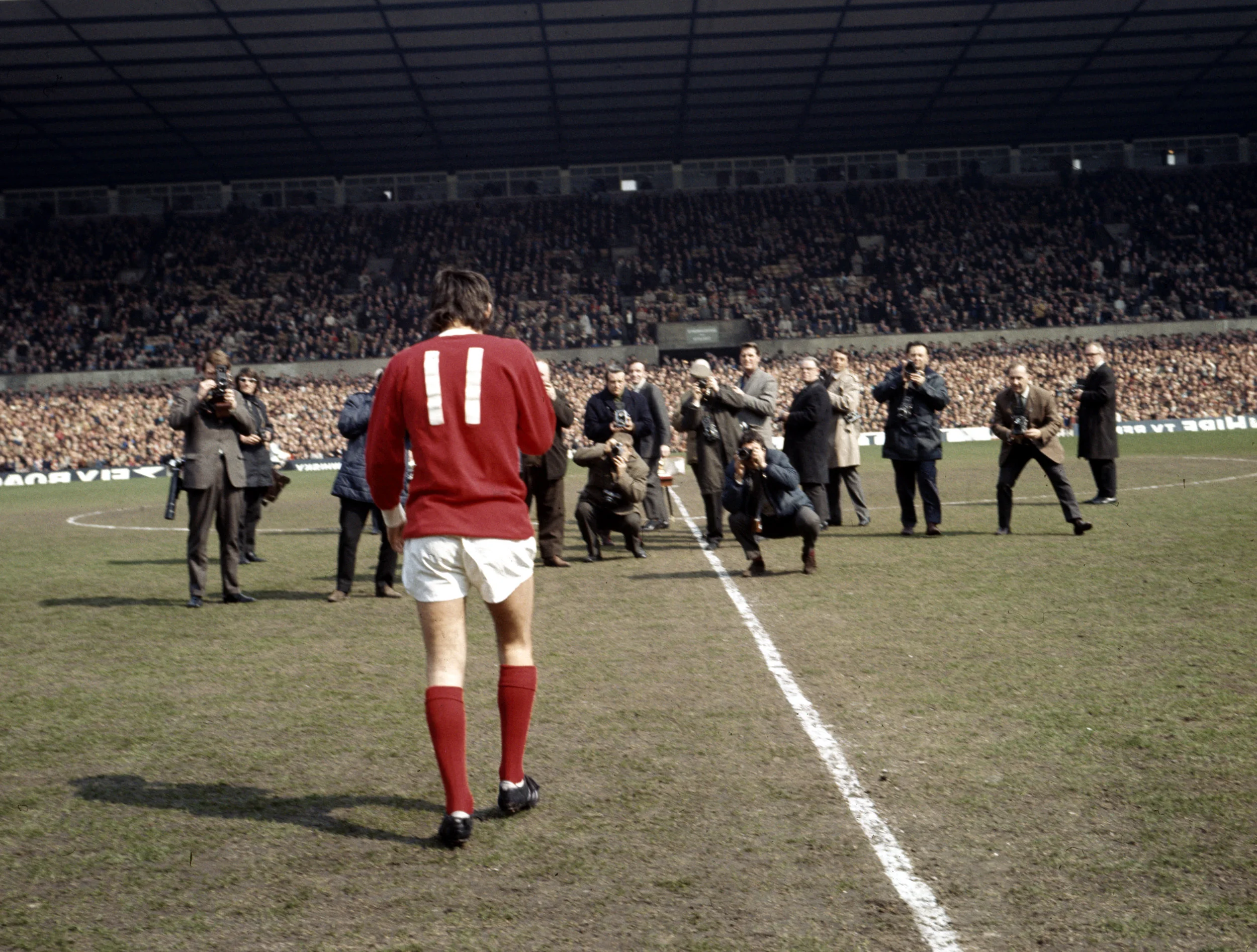 BEST (GEORGE BEST: ALL BY HIMSELF)