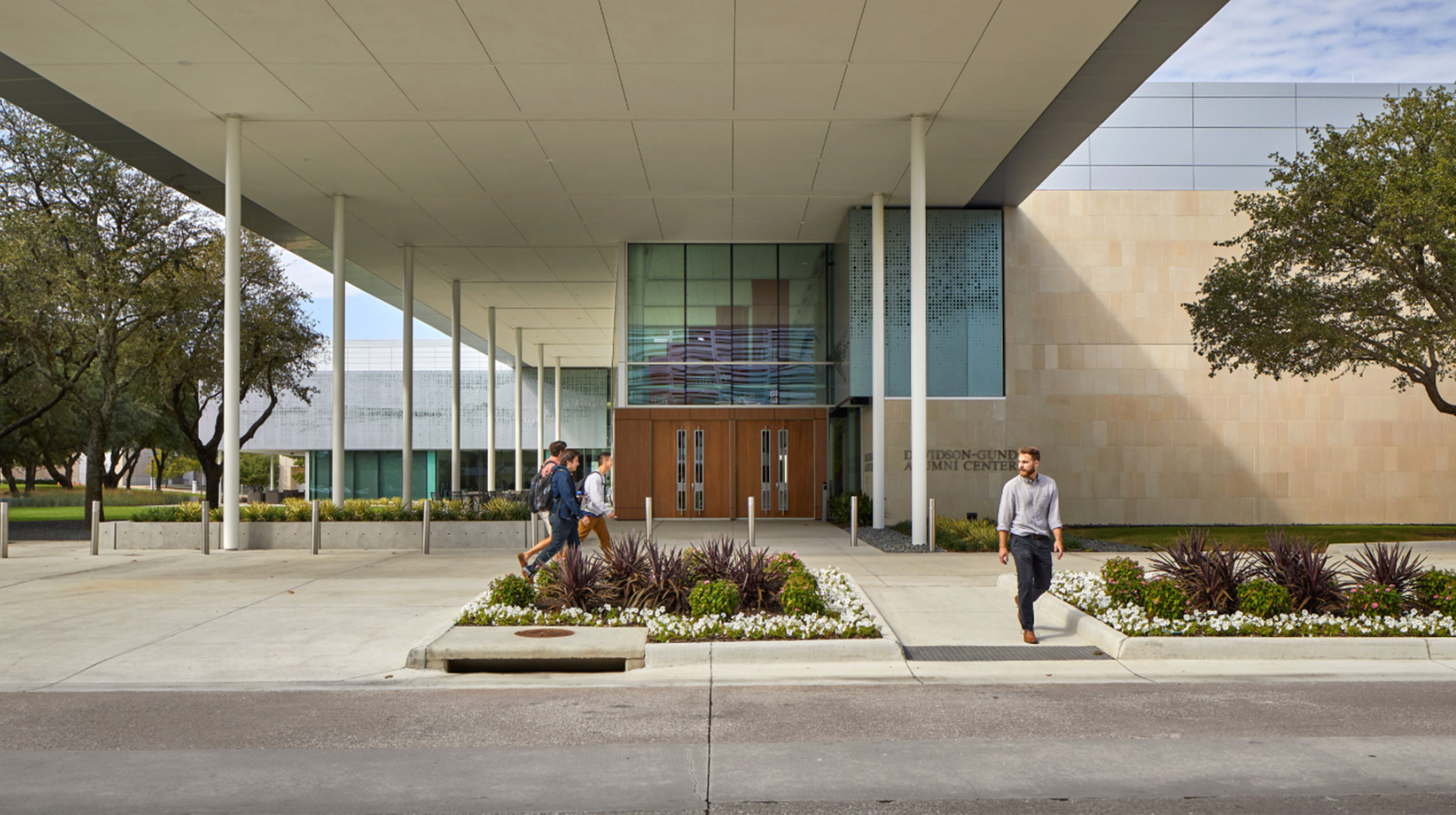 StudioOutside_UTD_Davidson-Gundy-Alumni-Center_01.jpg