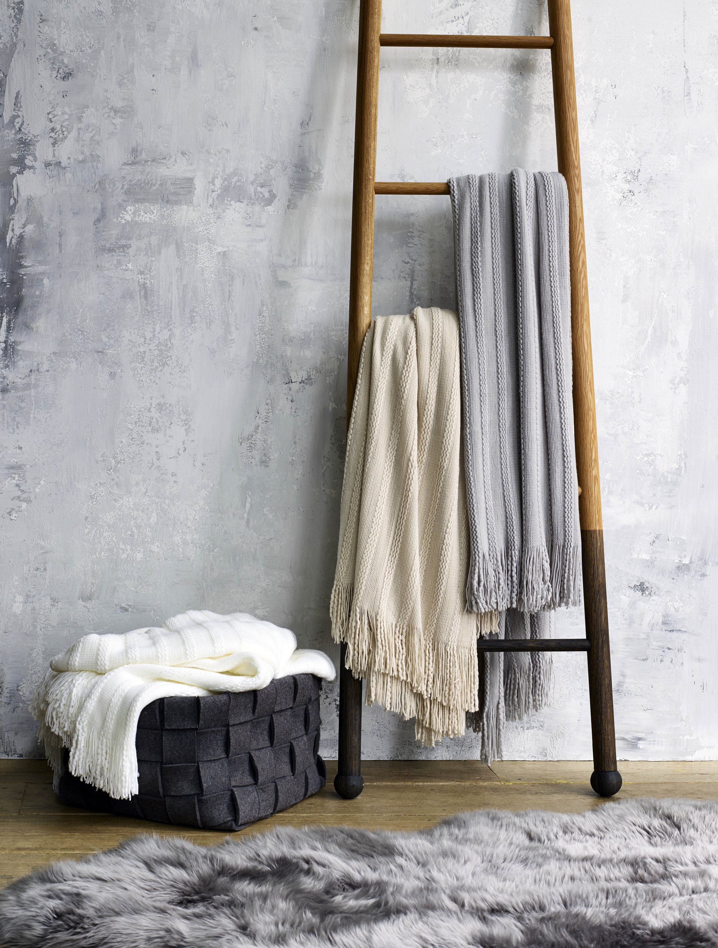 F15-Fine_Cable_Knit_Throw-CRM-OAT_SEL.jpg