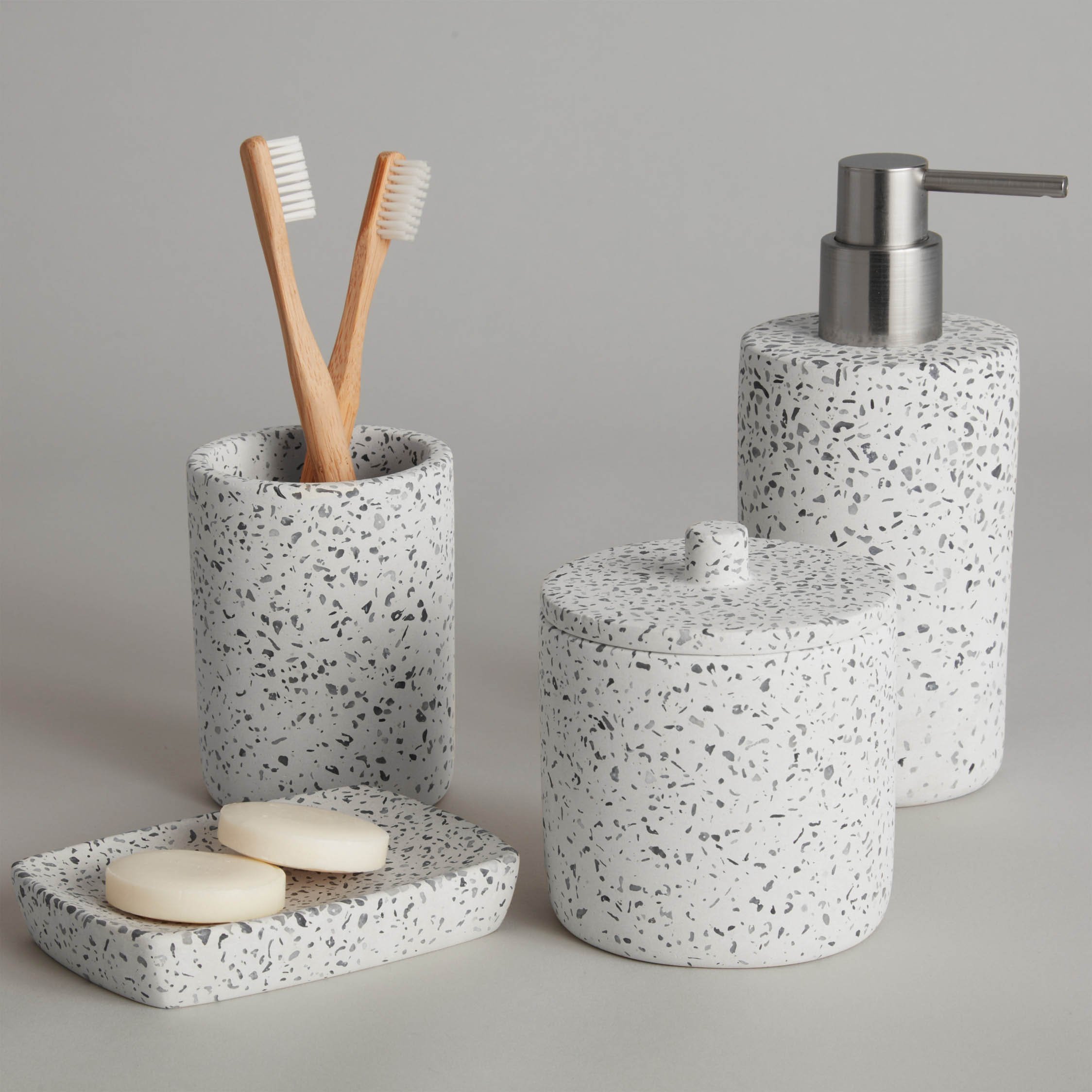 UGG_2019_DeptStore_Talisa_LtSandMulti_BathroomSet_LIF_LR.jpg