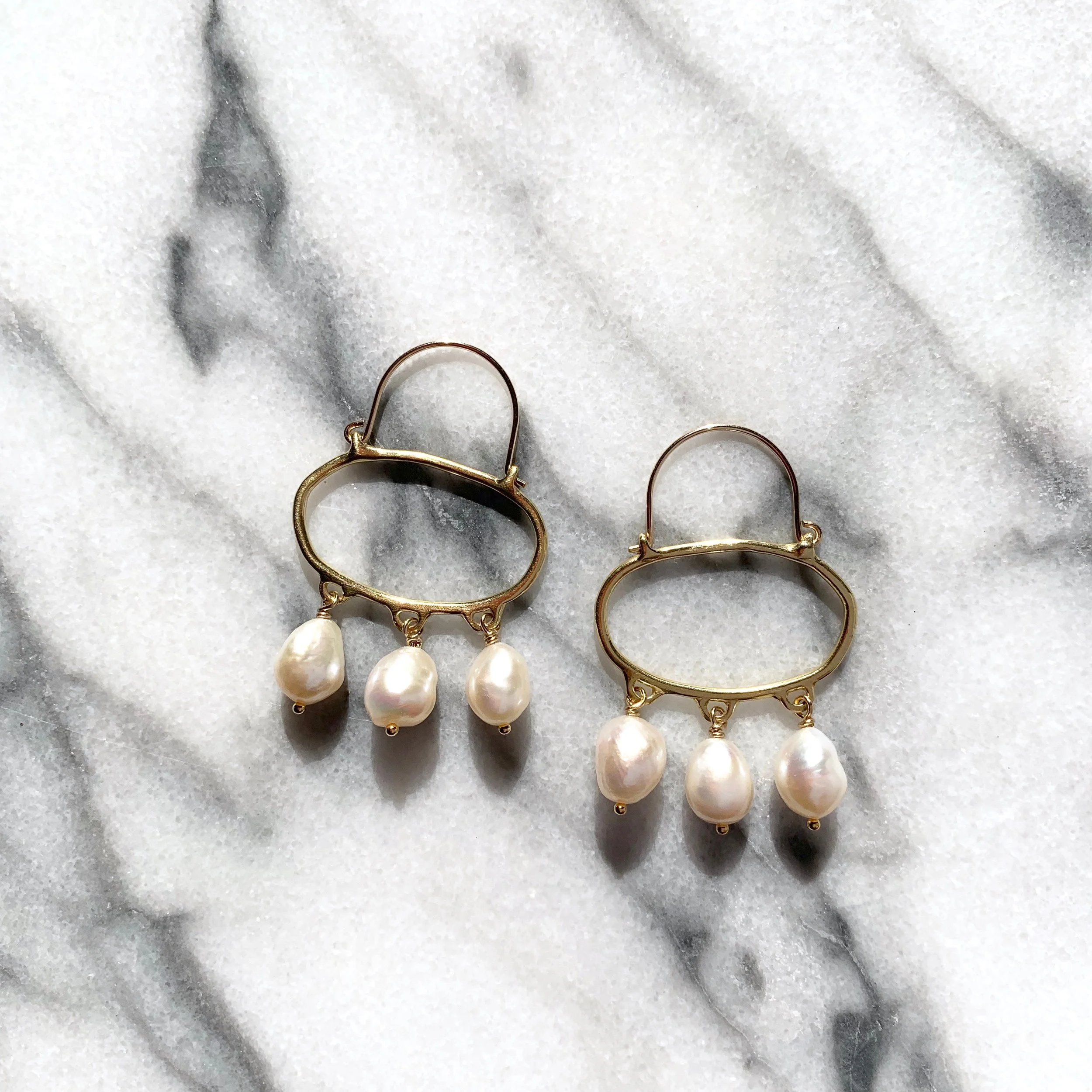 Goldeluxe Jewelry — Penelope Hoop Earrings with Baroque Pearls