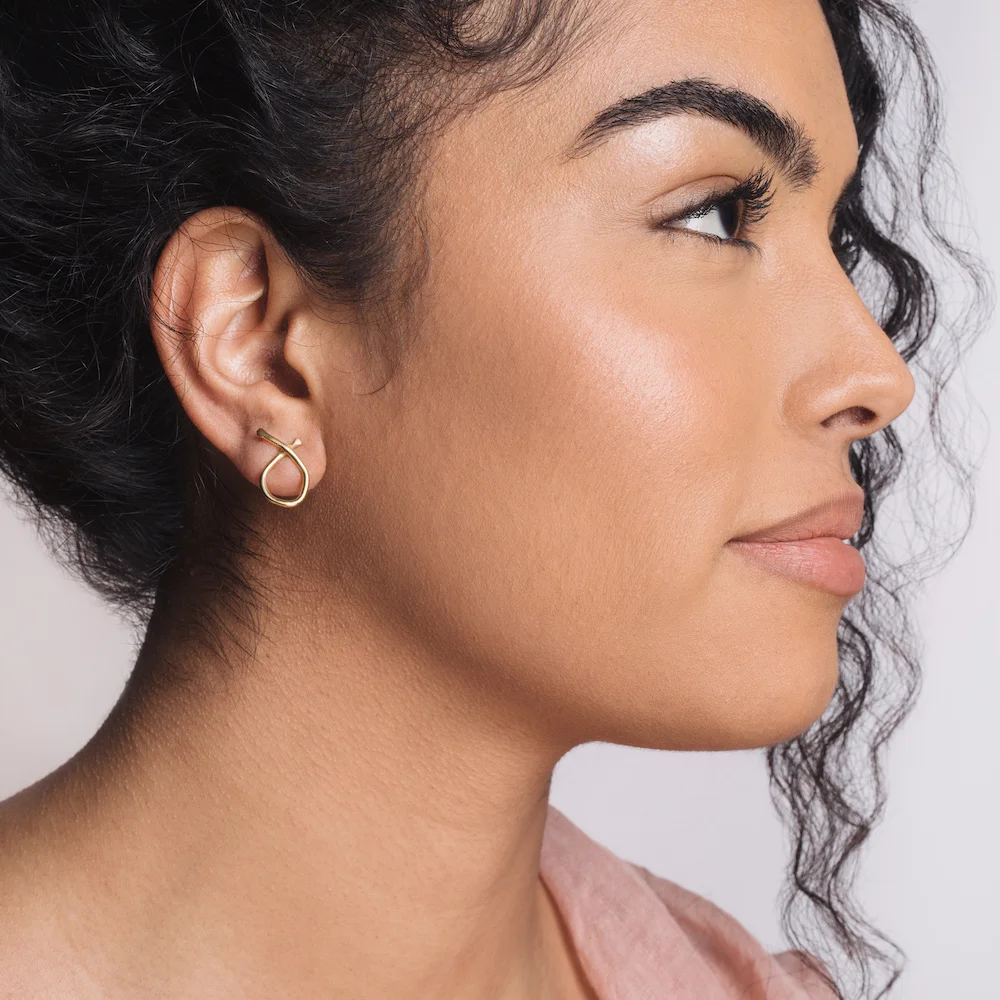 The Odyssey earrings are a perfect every day studs, modern and classic at the same time.