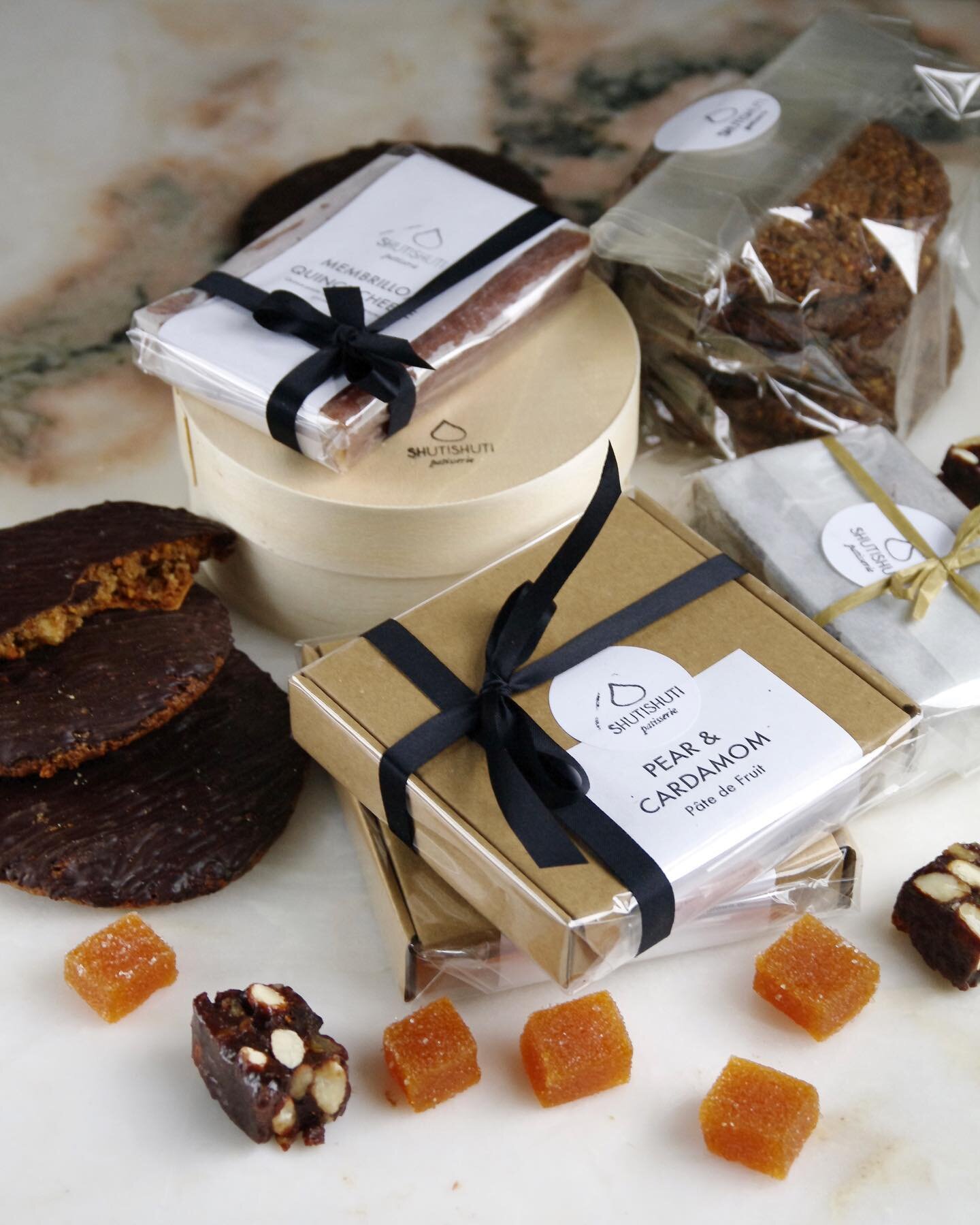 🎄 🍪 Treats for sharing and gifting range now on the website! 

🛒Select what you would like on the order form.

🛍️Collect or get it delivered if you are local! #York

📦 We can ship too! 

📆 pre-order cut off is 13th December. 

#shutishutipatiss