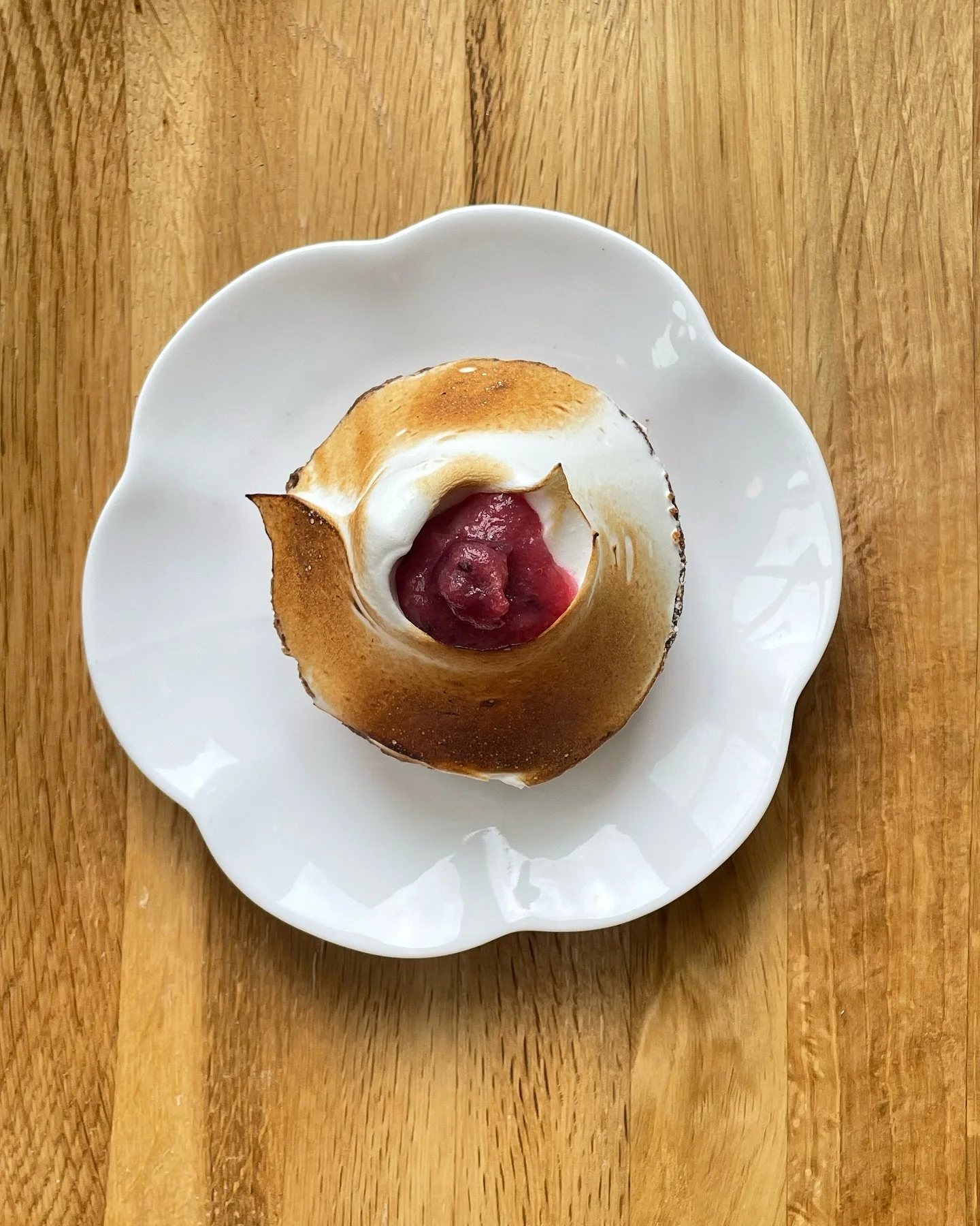 Gooseberry &amp; Lemon Tart, a tart tart. 

#shutishuti #york #yorkcitywalls #purplegooseberry