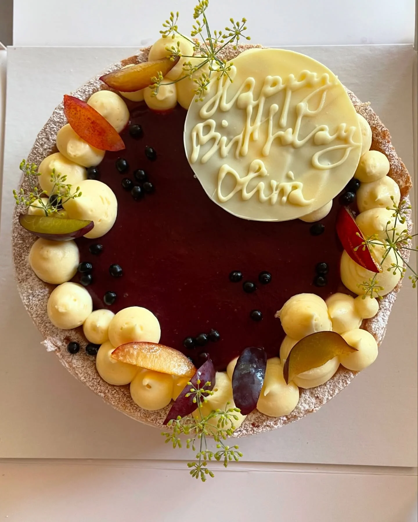 Plum cake. Plum. Plum tree.

#shutishuti #patisserie #york #englishplums #victoriaplums #damsons #sanscolorant #patisserienaturelle