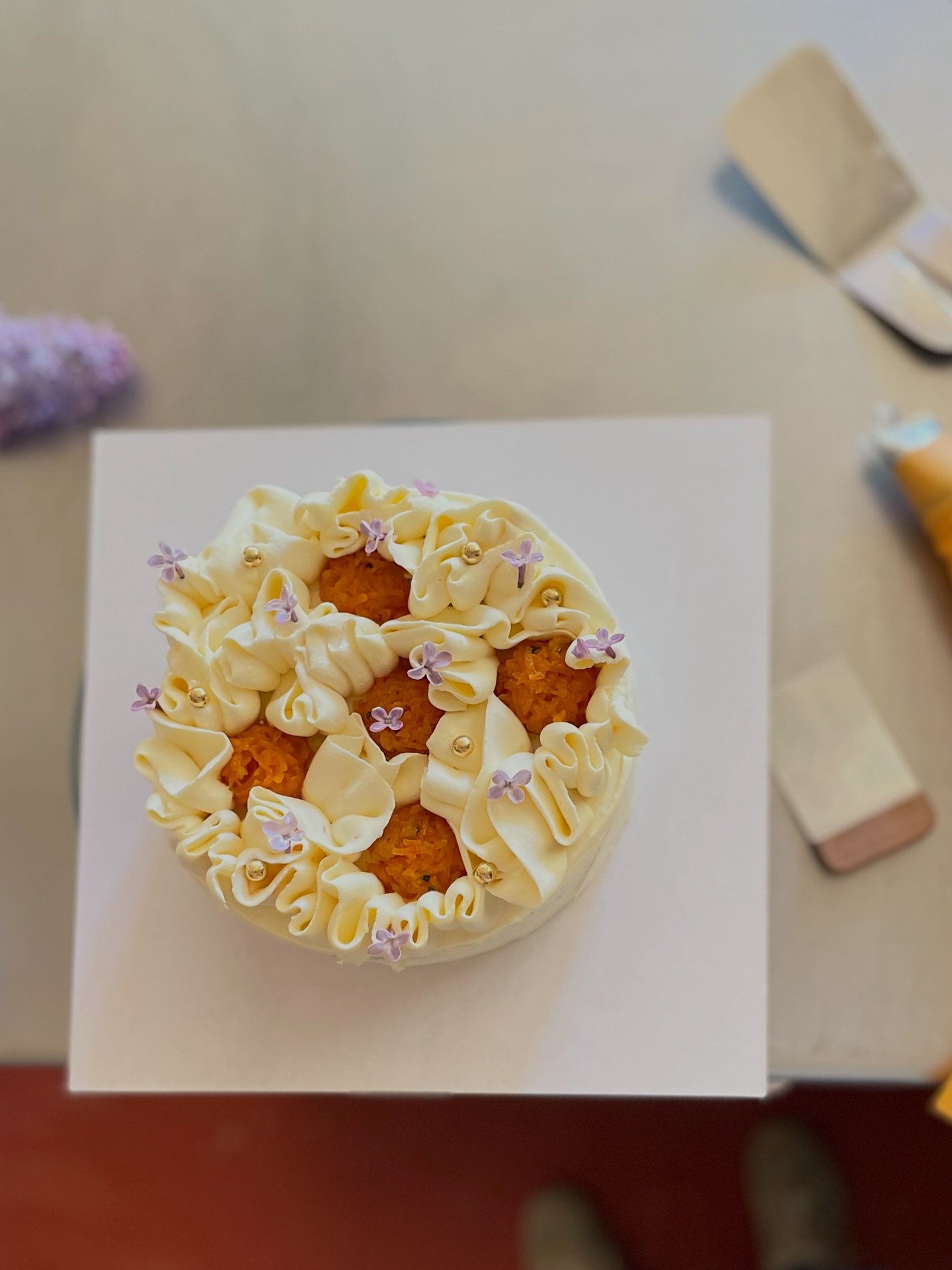 Our signature Carrot Cake is a customer fave! With a layer of carrot halwa in the middle and topped with light cream cheese icing, it's a must-try. 🍓🍰Strawberry and elderflower flavors are coming soon to our whole cake list for pre-order from May-J