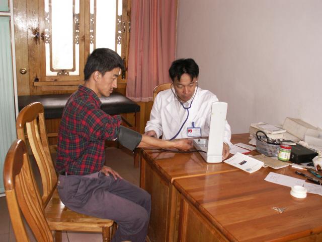 Doctor at clinic that received help with medical school education through SCF