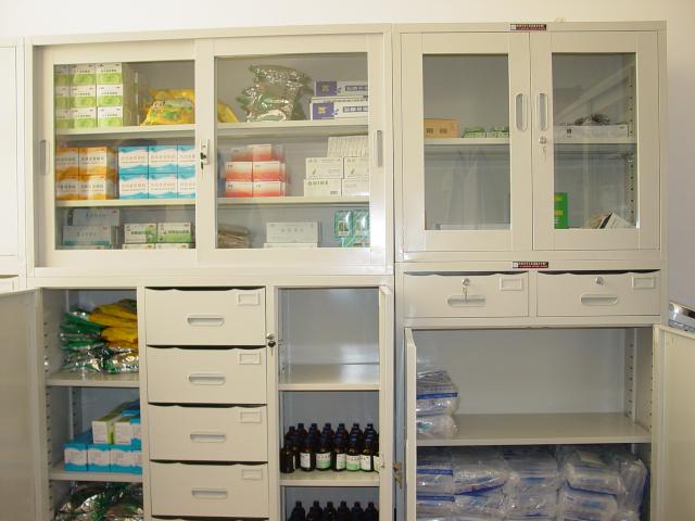 Supply cabinet with medicines supplied by Rotary part 2