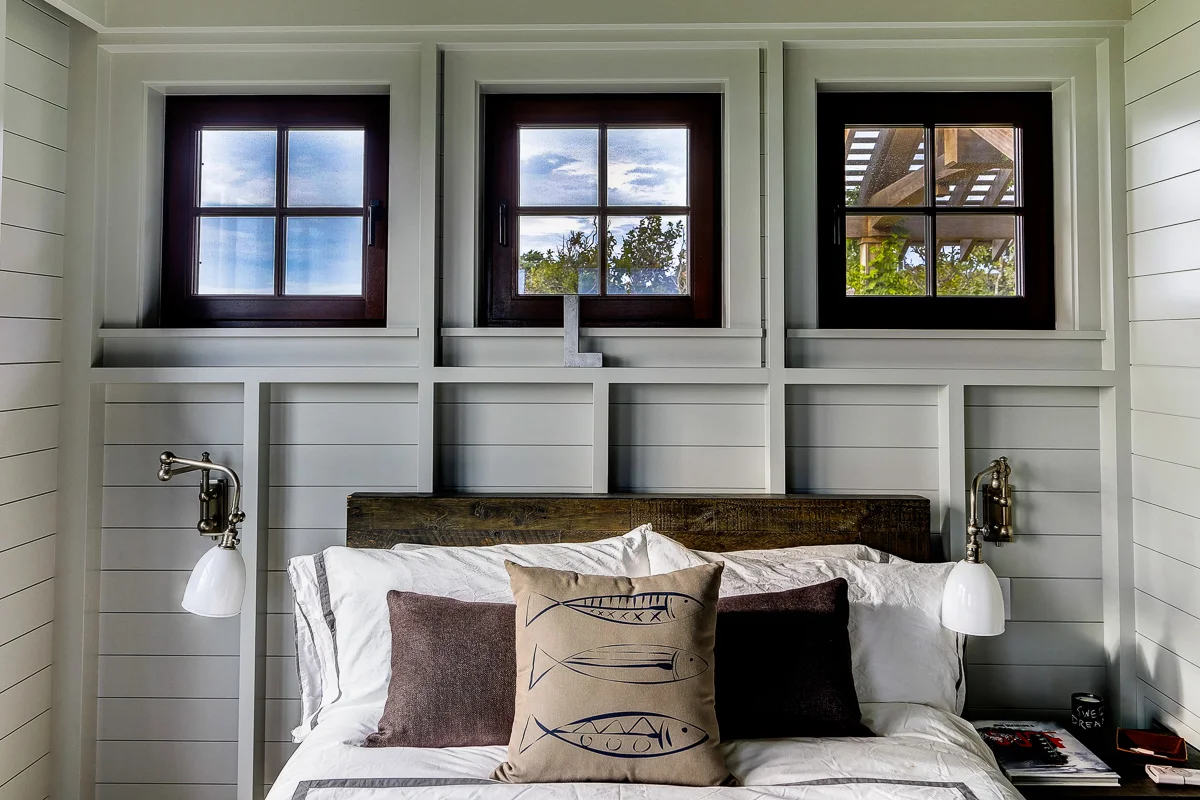 Beach Guest BR Transom (2).jpg